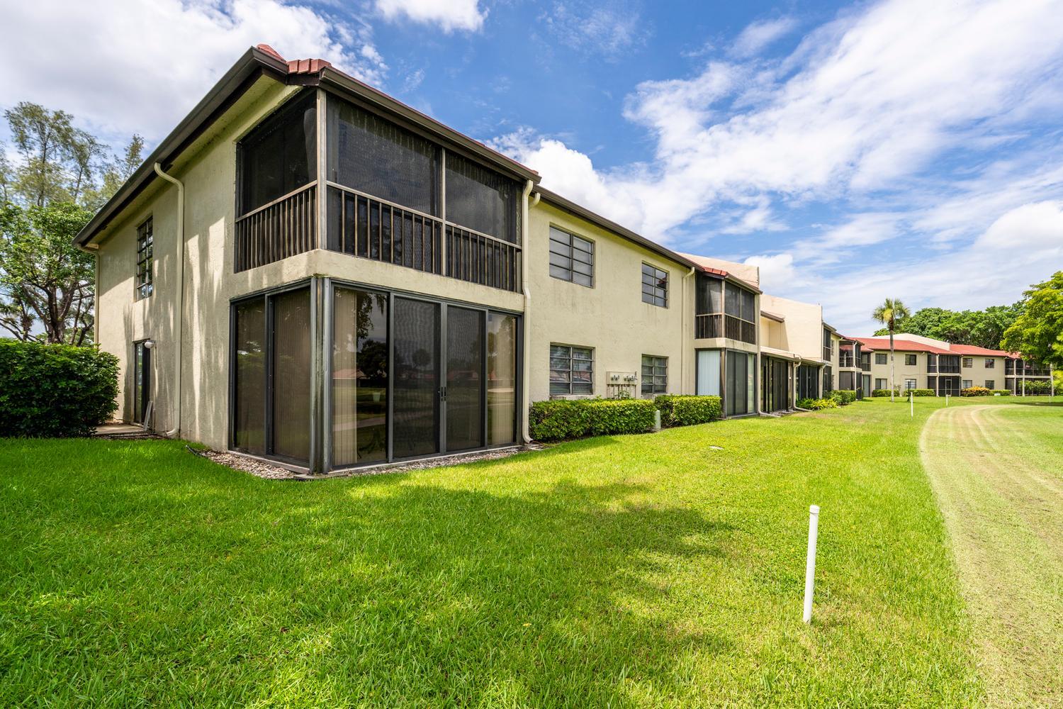8425 Casa Del Lago Unit H