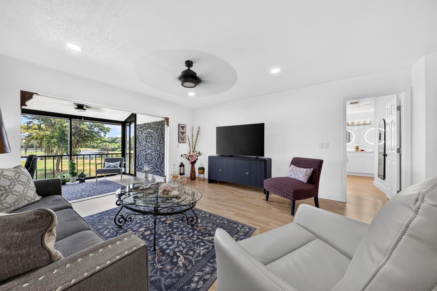 8425 Casa Del Lago Unit H