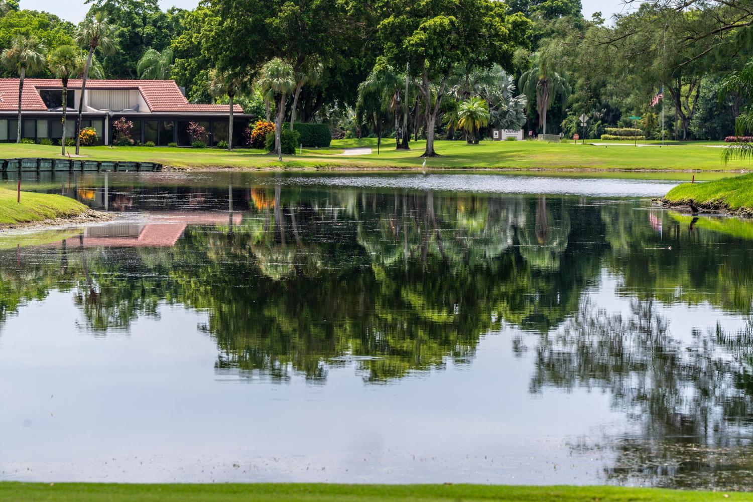 8425 Casa Del Lago Unit H