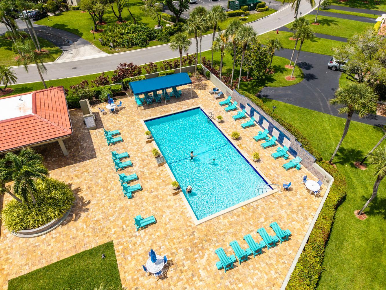 8425 Casa Del Lago Unit H