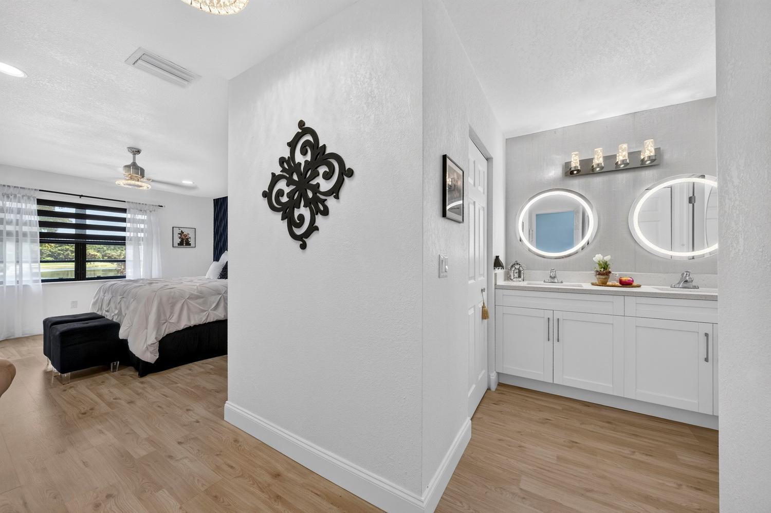 8425 Casa Del Lago Unit H