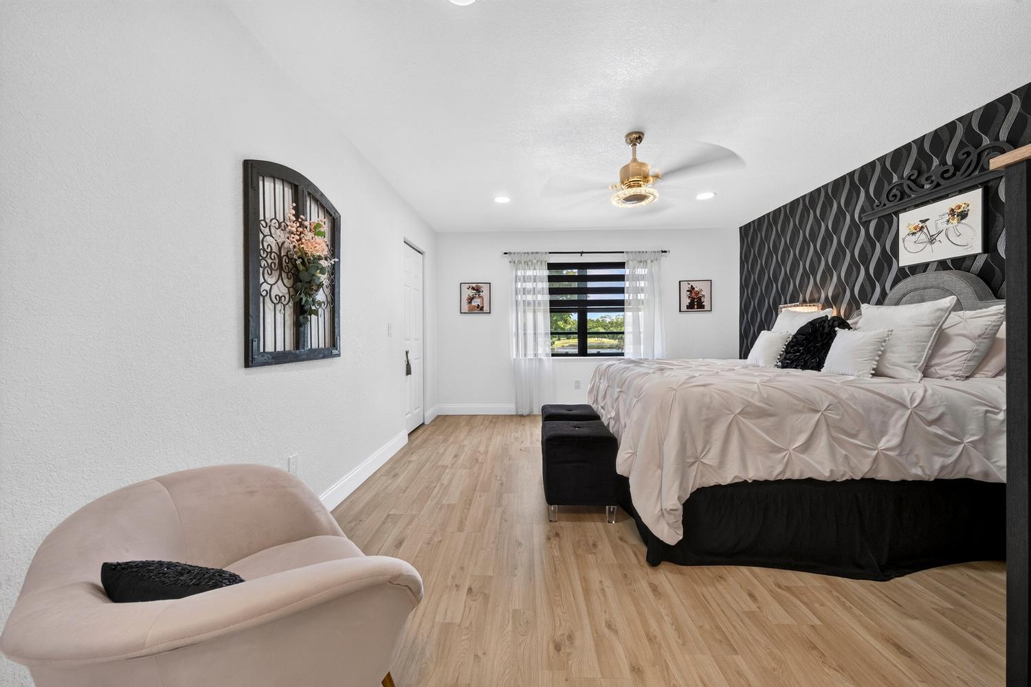 8425 Casa Del Lago Unit H