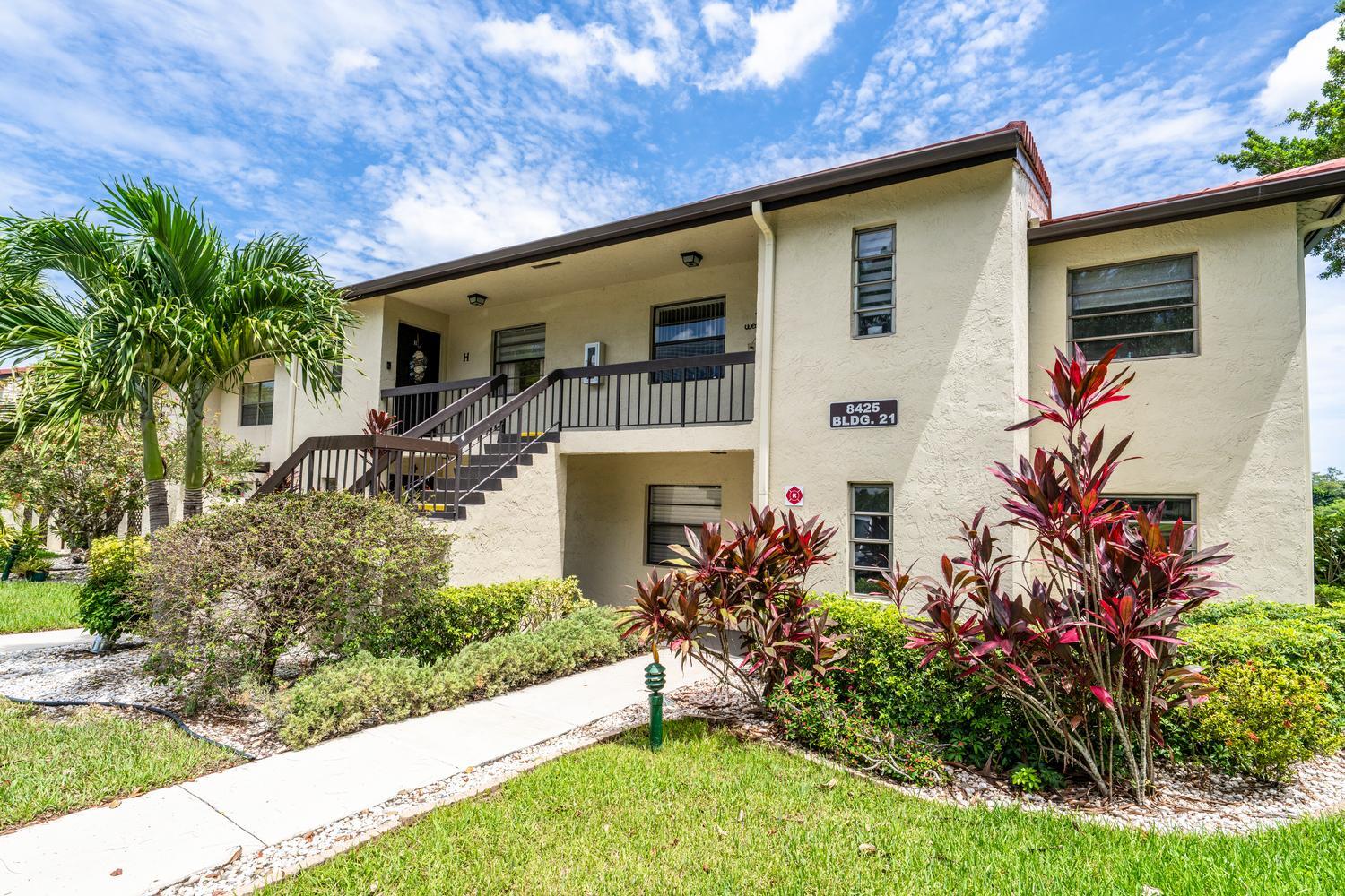 8425 Casa Del Lago Unit H