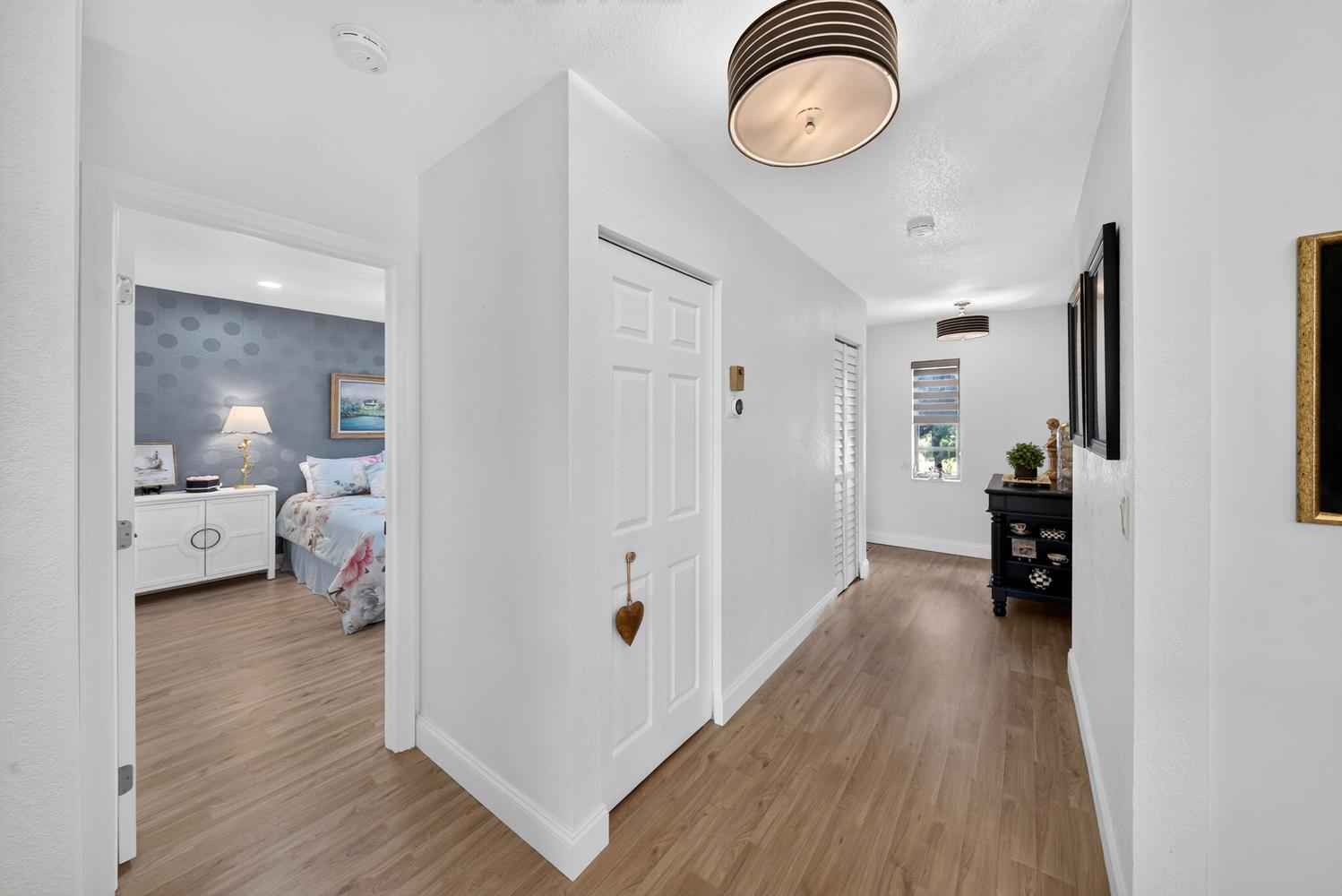 8425 Casa Del Lago Unit H