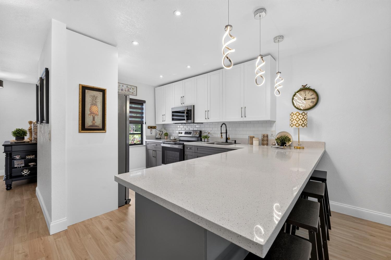 8425 Casa Del Lago Unit H