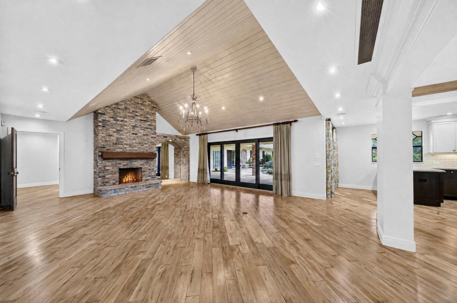 5591 W Leitner Drive