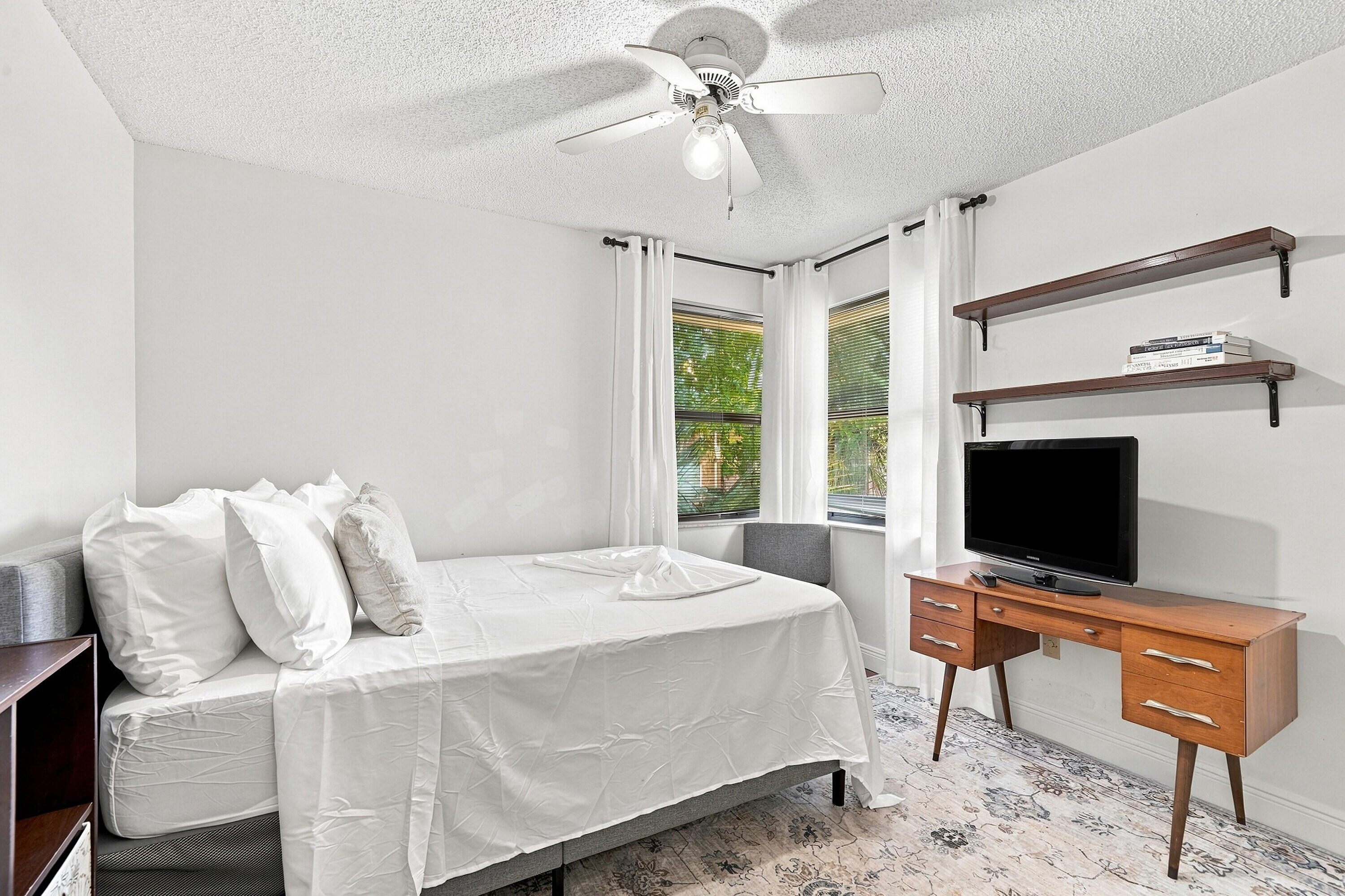 4111 CORAL TREE Circle 321