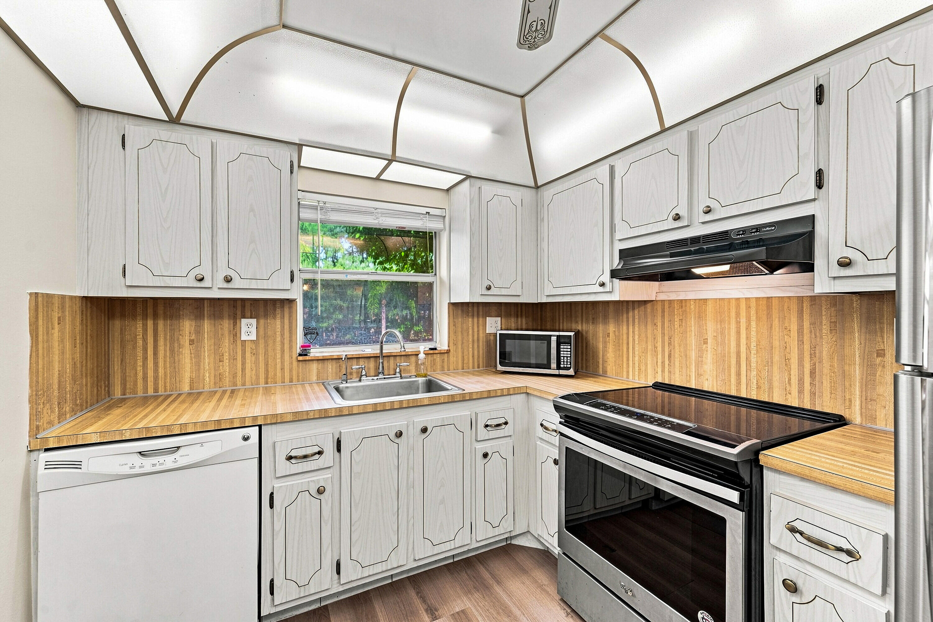 9801 Sunrise Lakes Boulevard Unit: 208