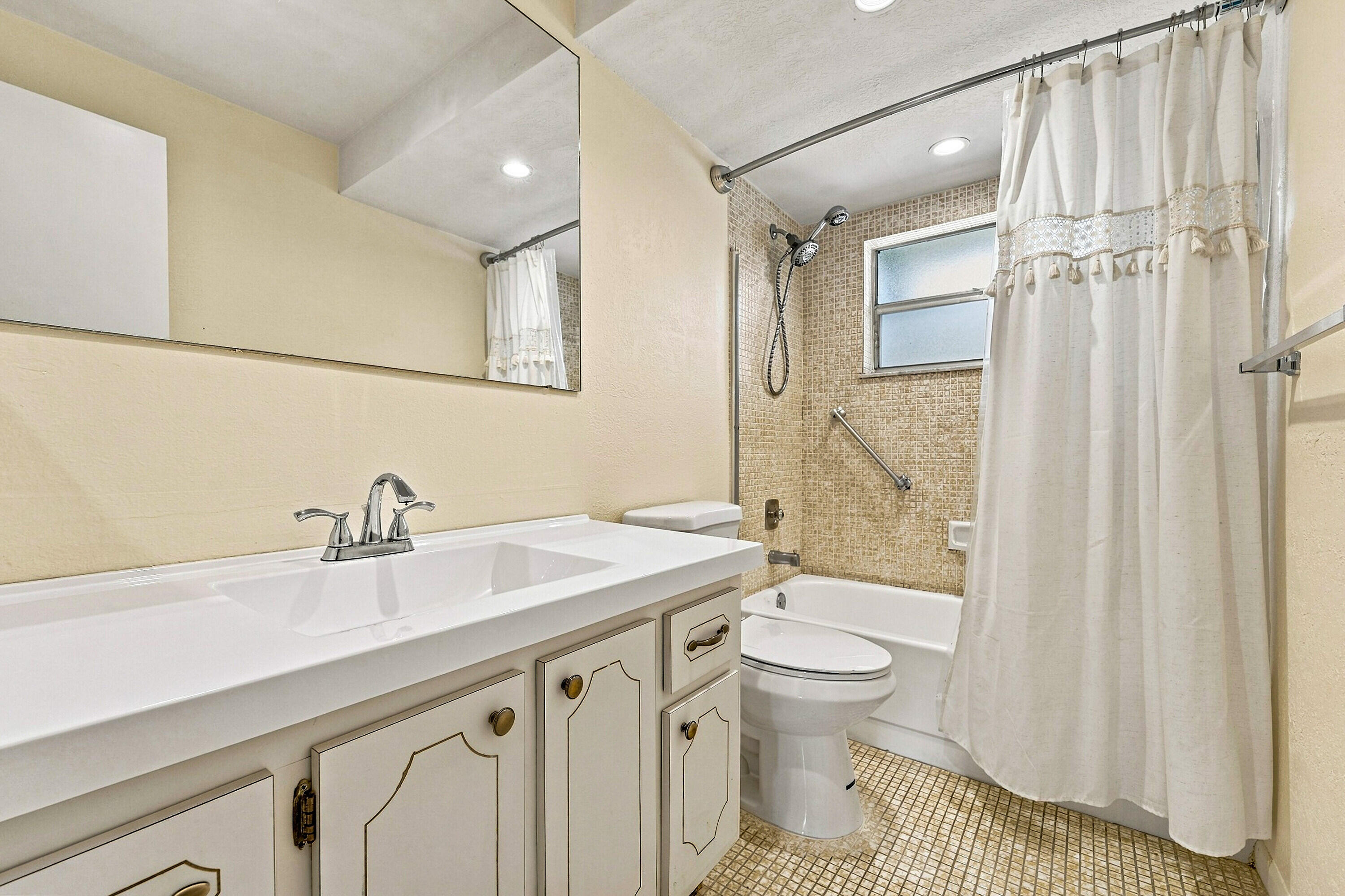 9801 Sunrise Lakes Boulevard Unit: 208