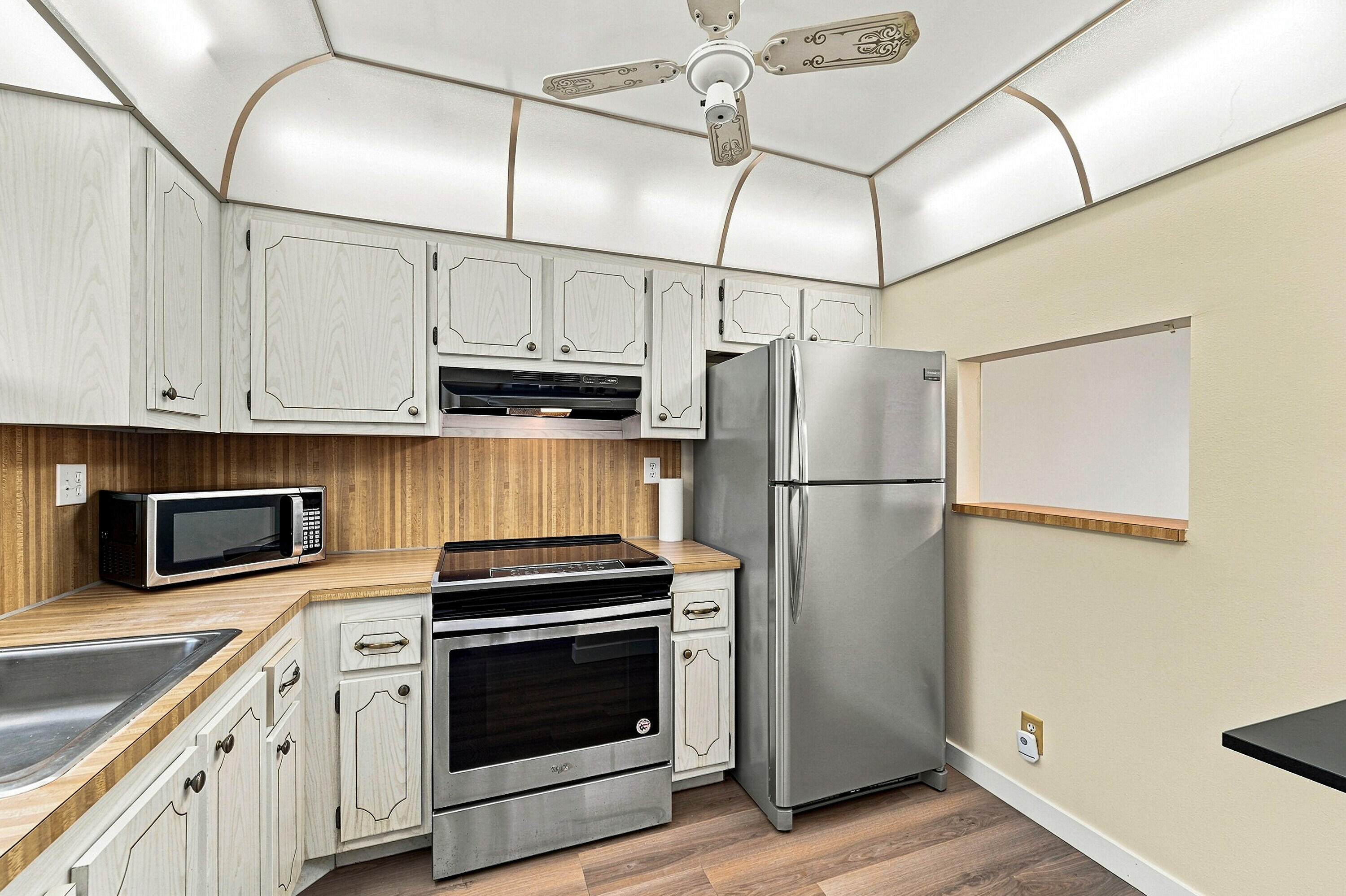 9801 Sunrise Lakes Boulevard Unit: 208