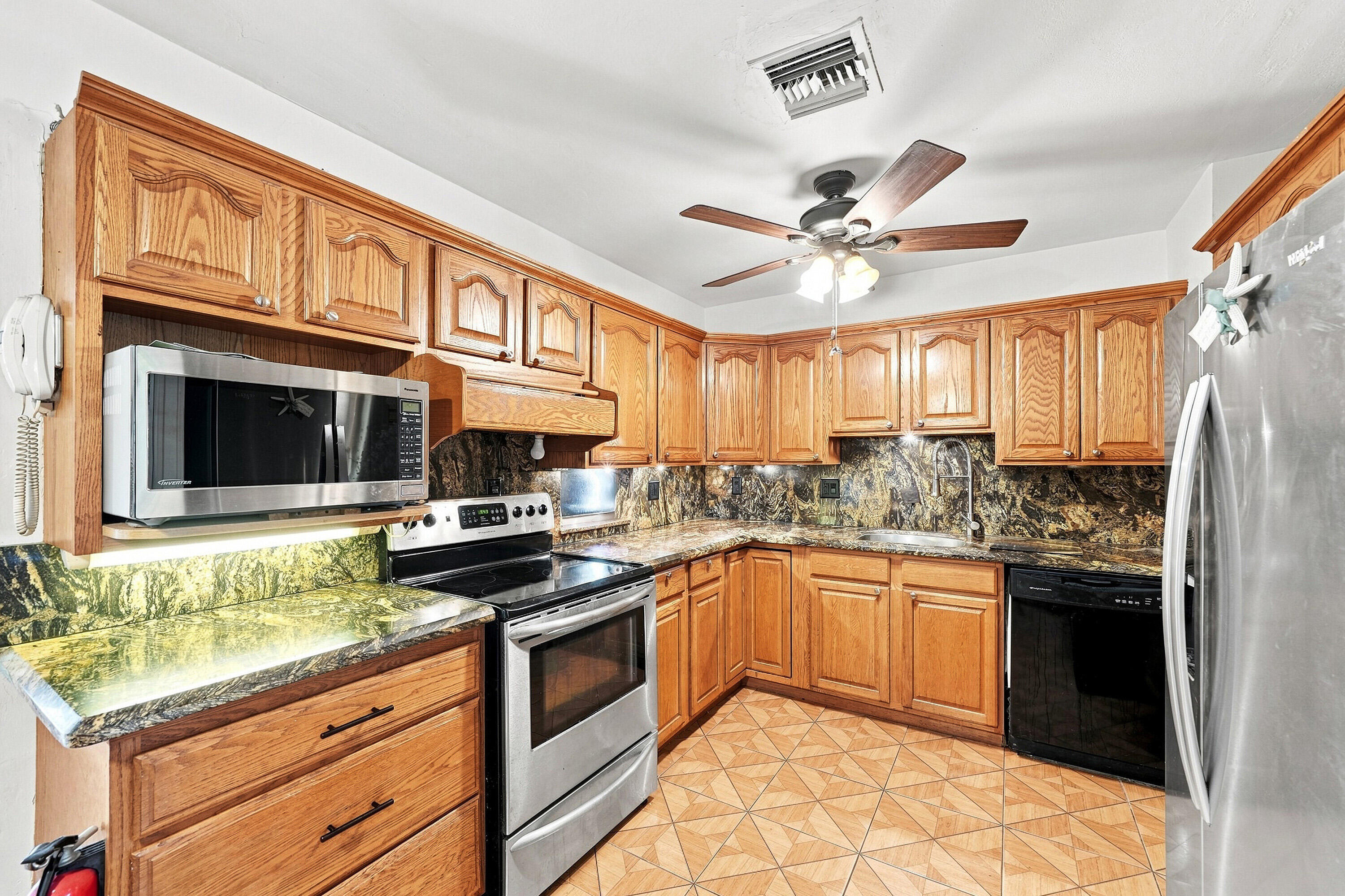 2511 NE 12TH Court