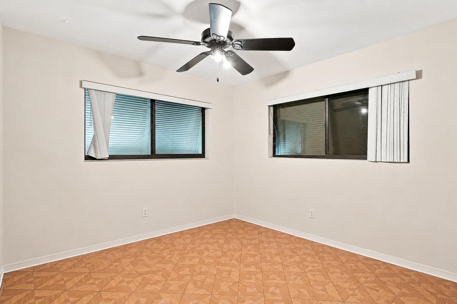 2511 NE 12TH Court