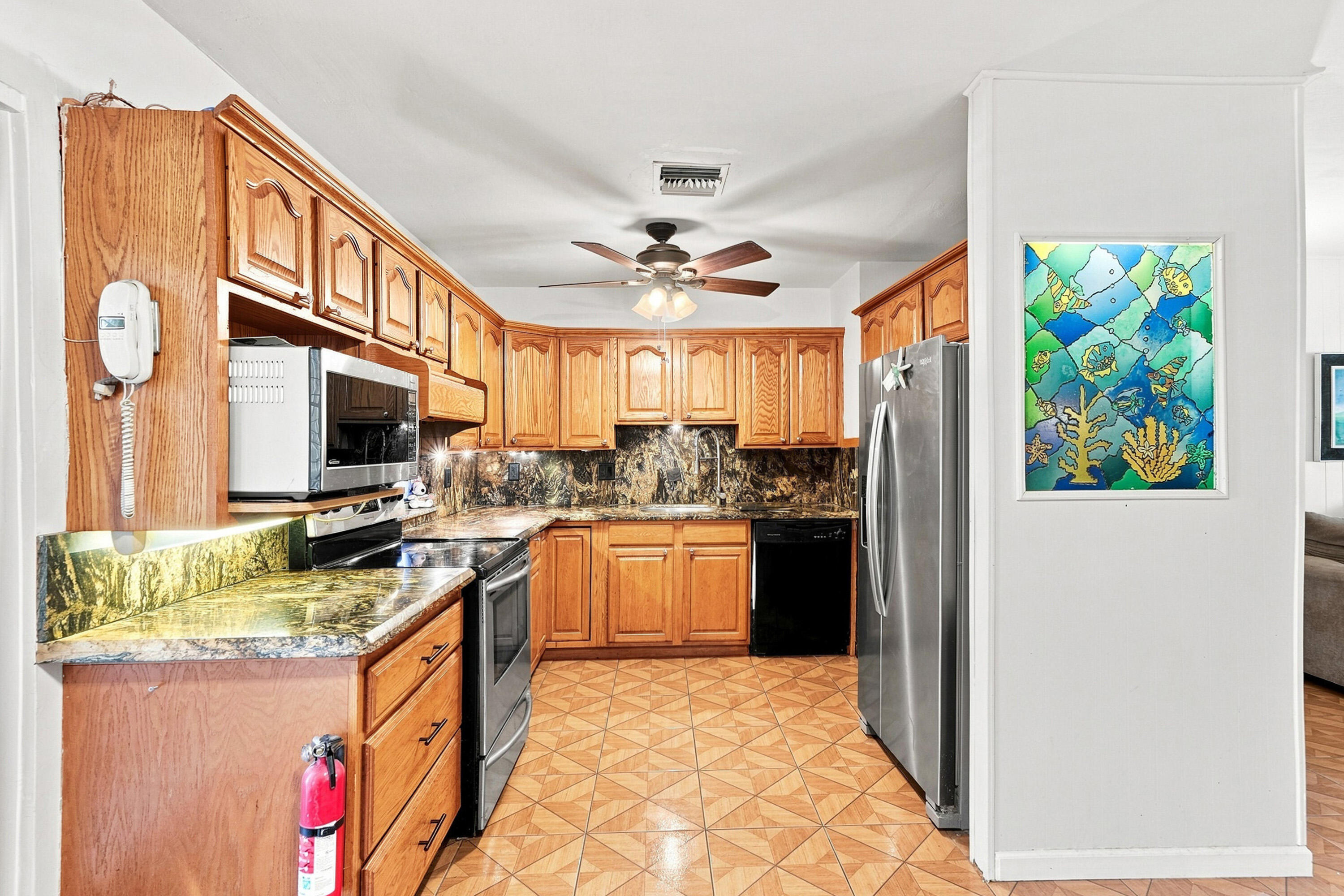 2511 NE 12TH Court