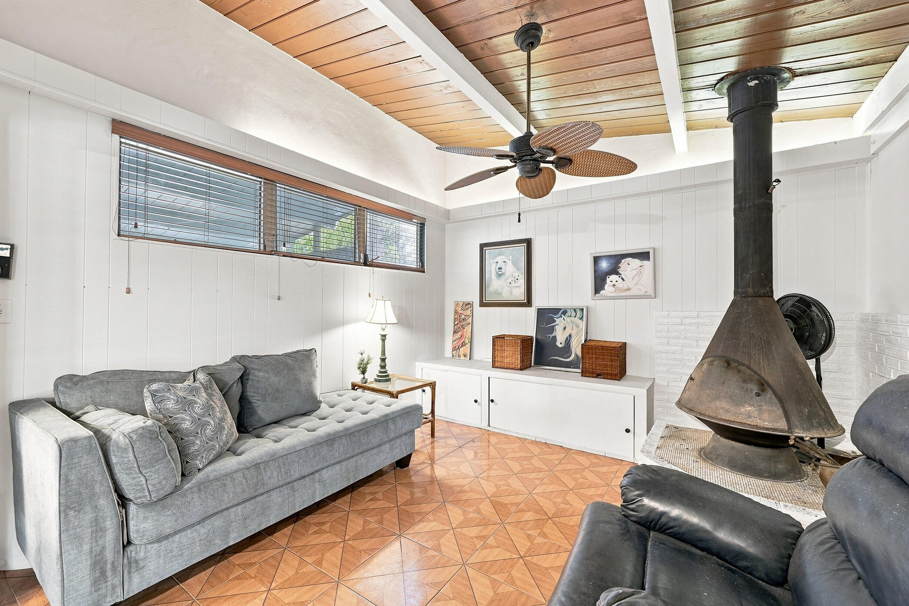 2511 NE 12TH Court