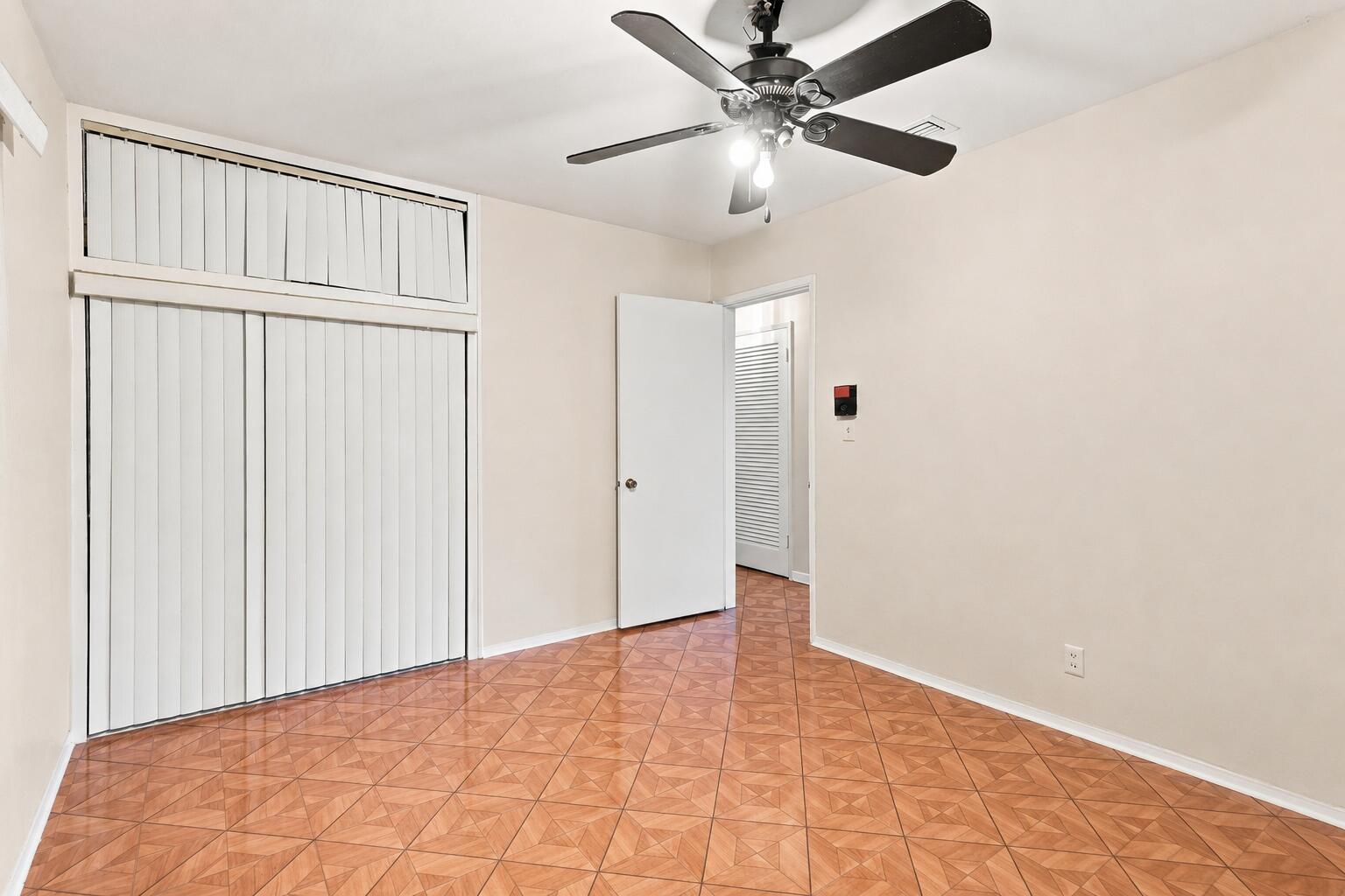 2511 NE 12TH Court