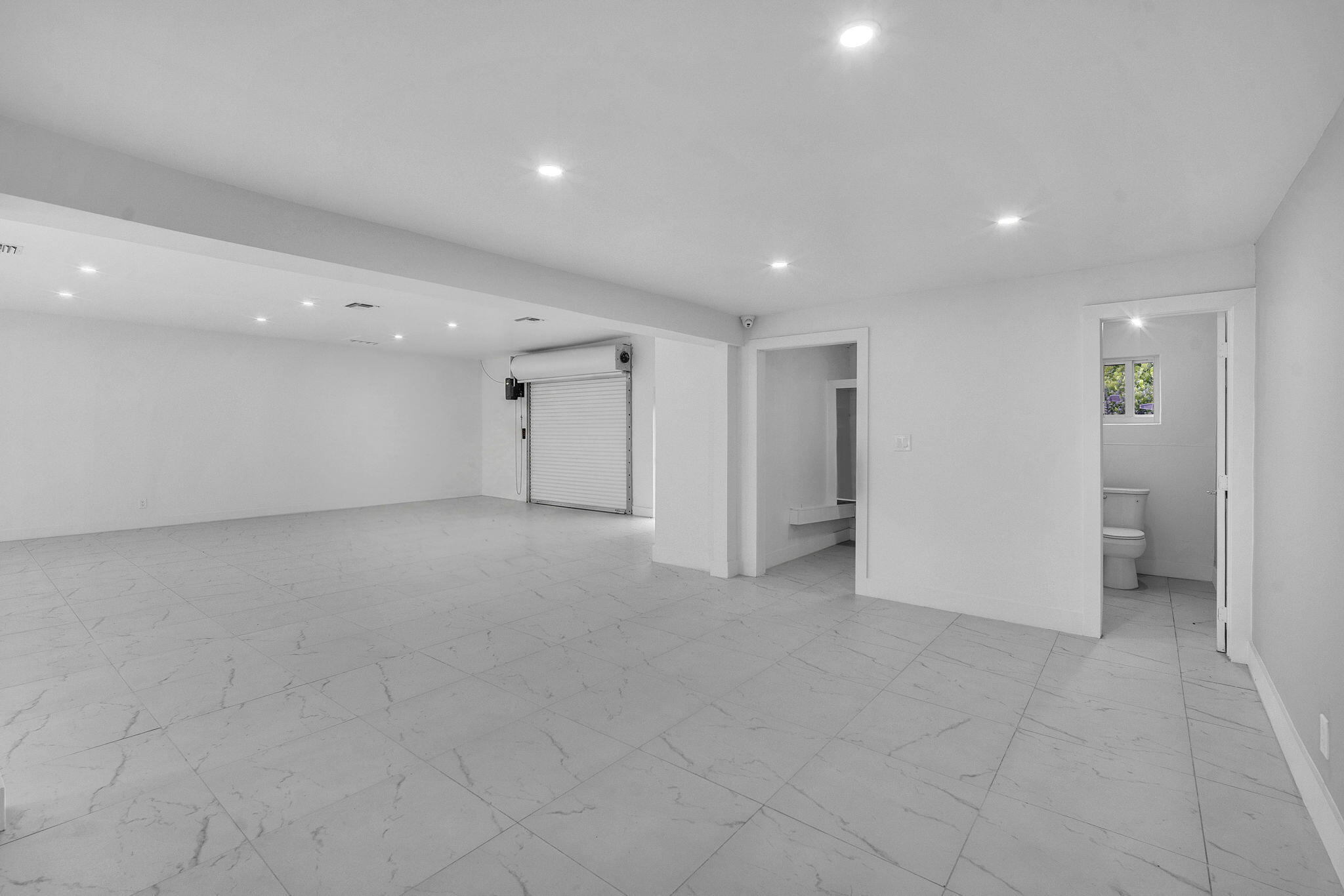3311 N DIXIE