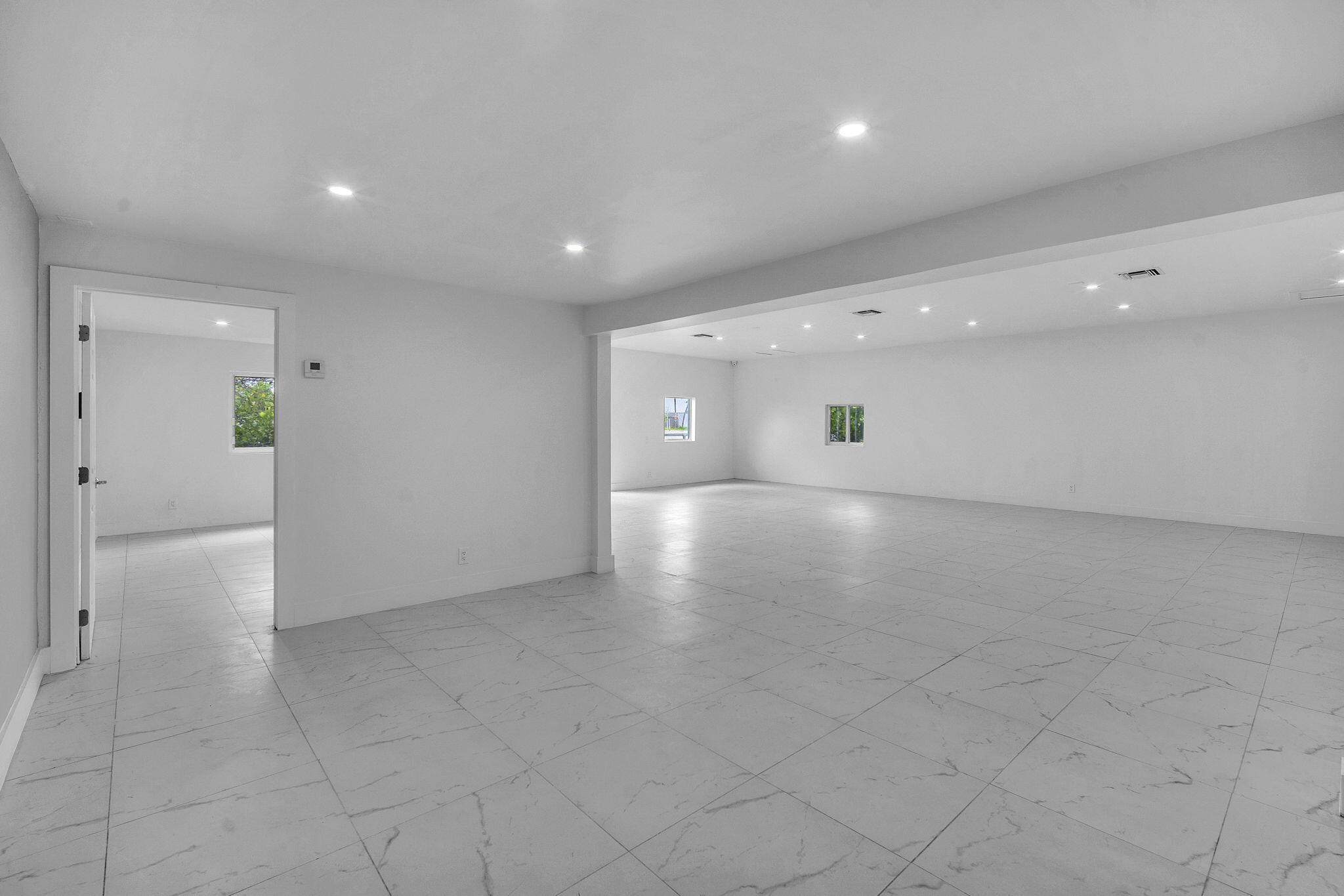 3311 N DIXIE