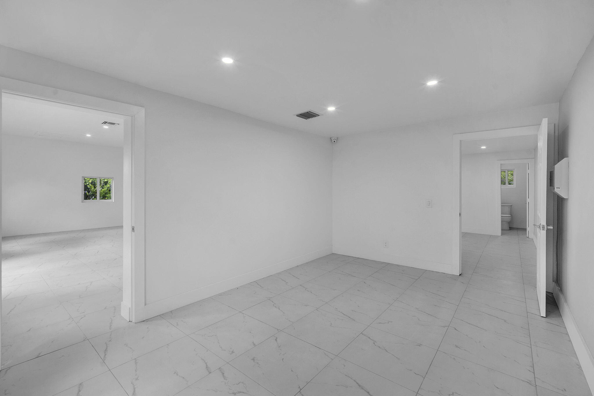 3311 N DIXIE