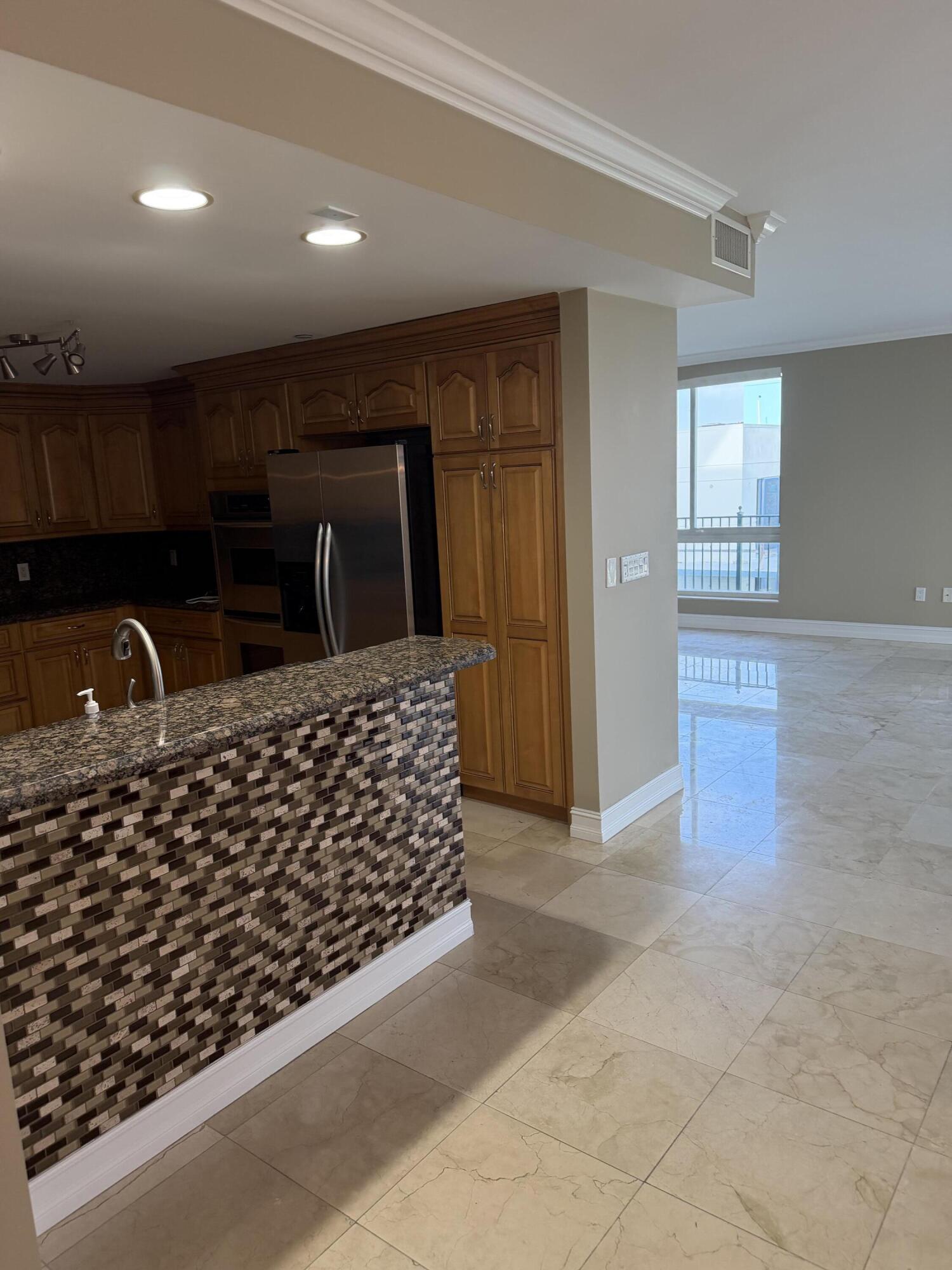 9 NE 20TH Avenue 503