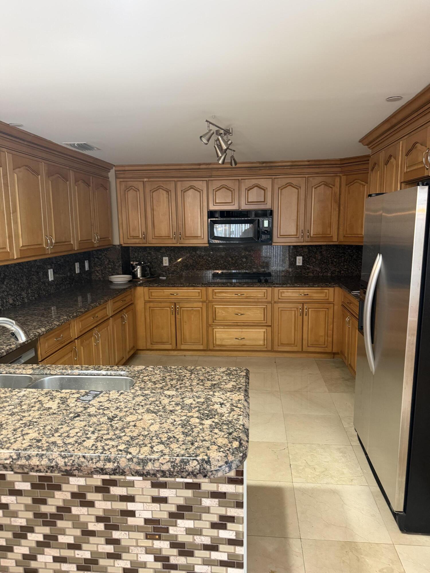 9 NE 20TH Avenue 503