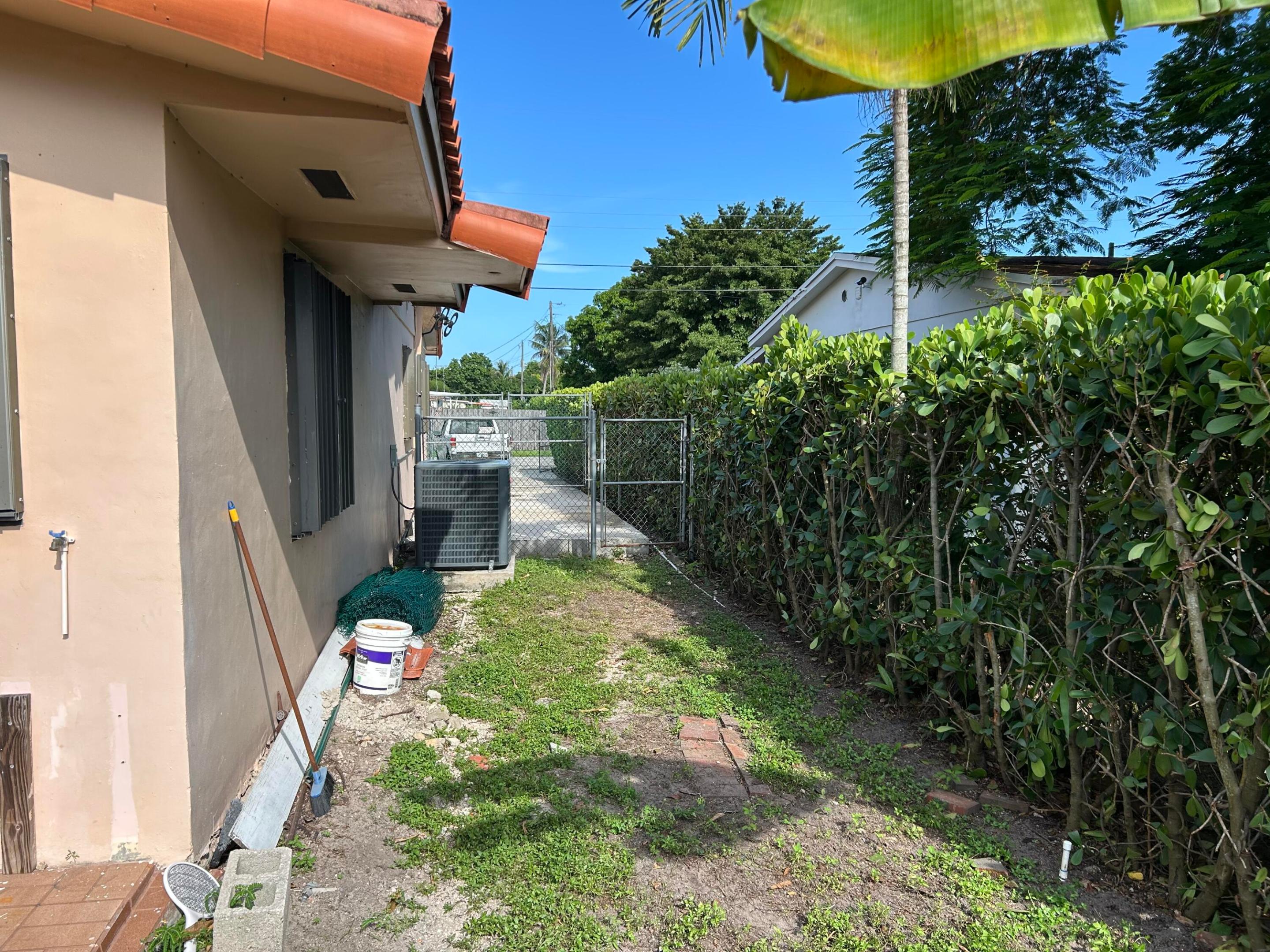 4900 SW 103RD Place 1