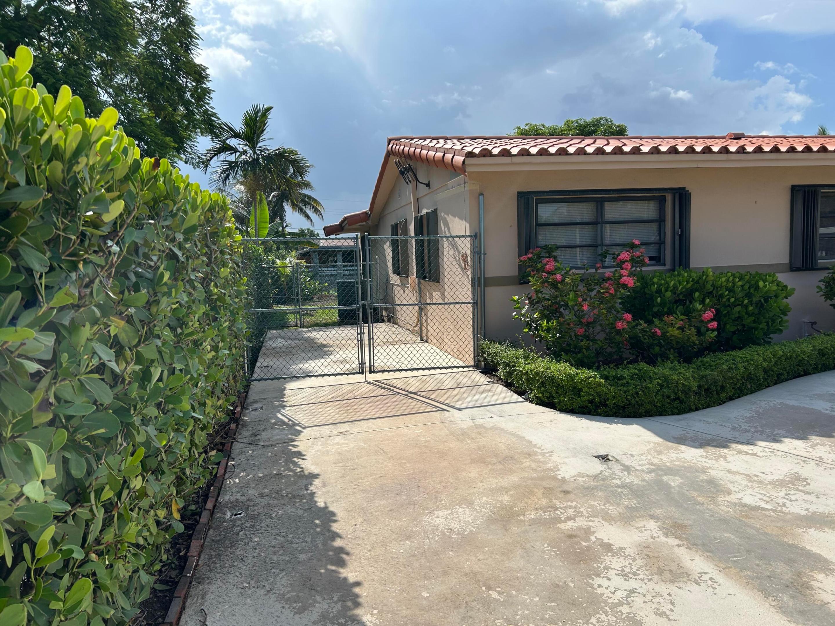 4900 SW 103RD Place 1
