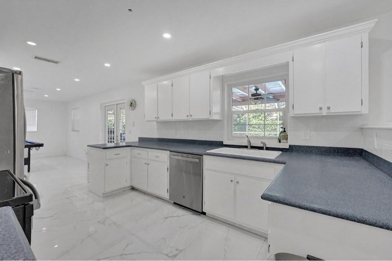 2109 NW 87TH Terrace
