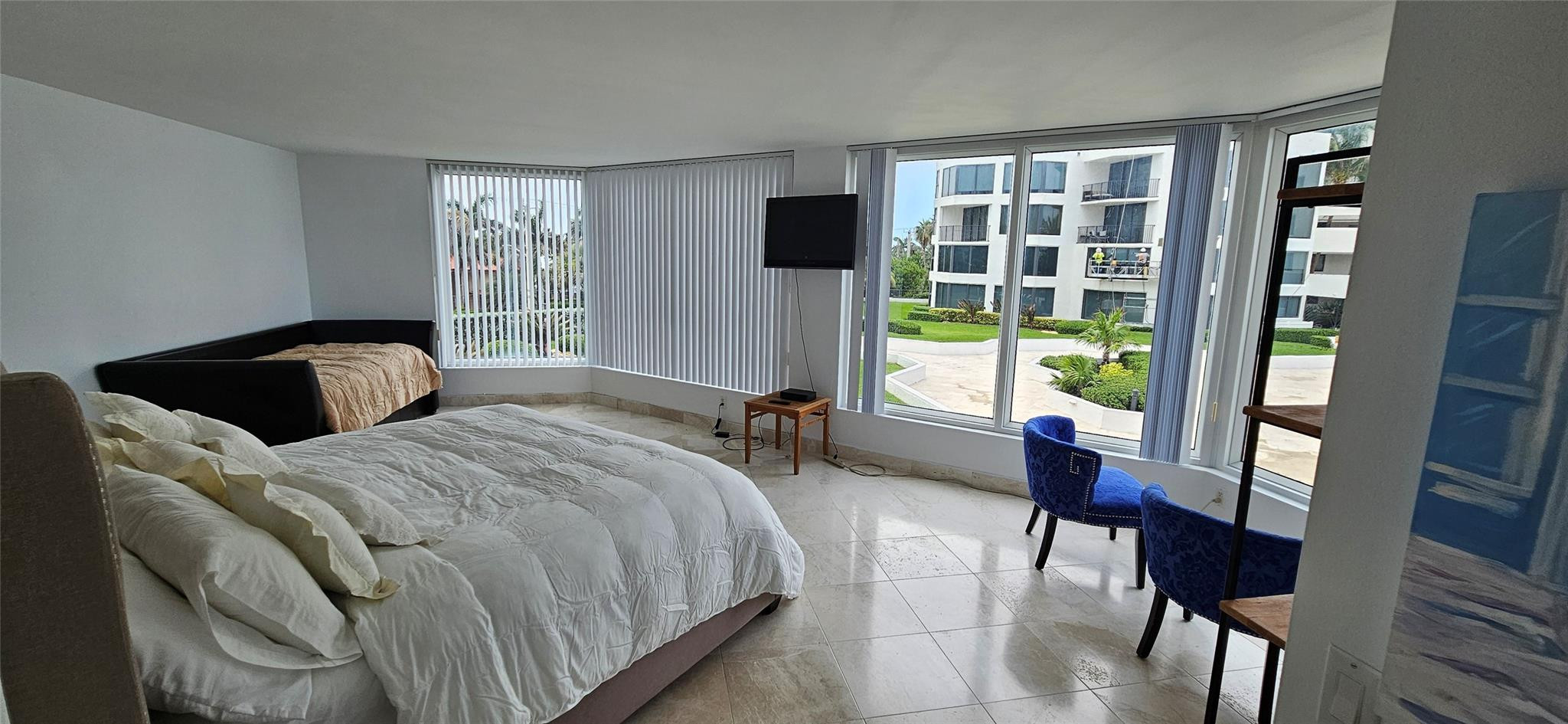 2575 S Ocean Boulevard 107S