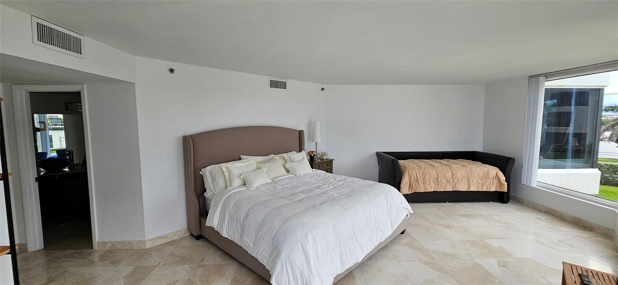 2575 S Ocean Boulevard 107S