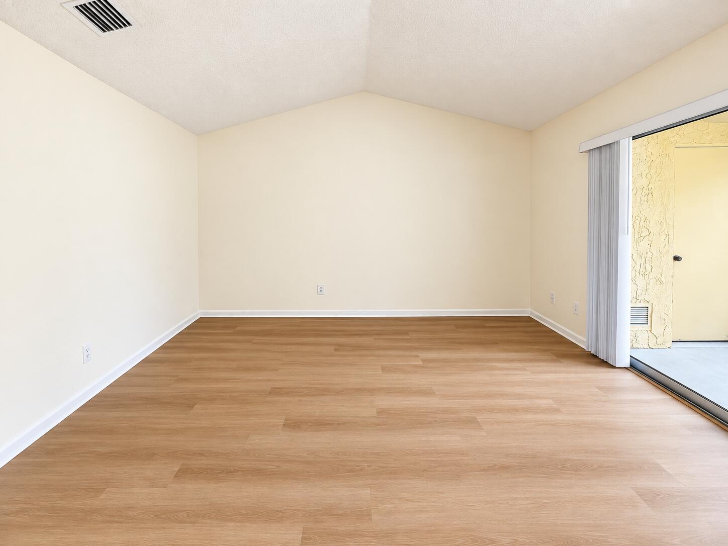 1172 CORAL CLUB Drive 1172