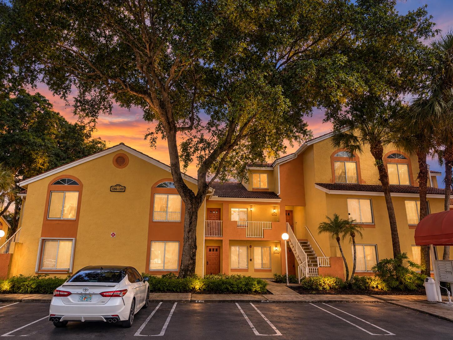 1172 CORAL CLUB Drive 1172