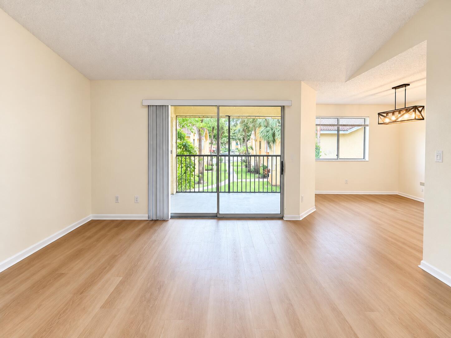 1172 CORAL CLUB Drive 1172