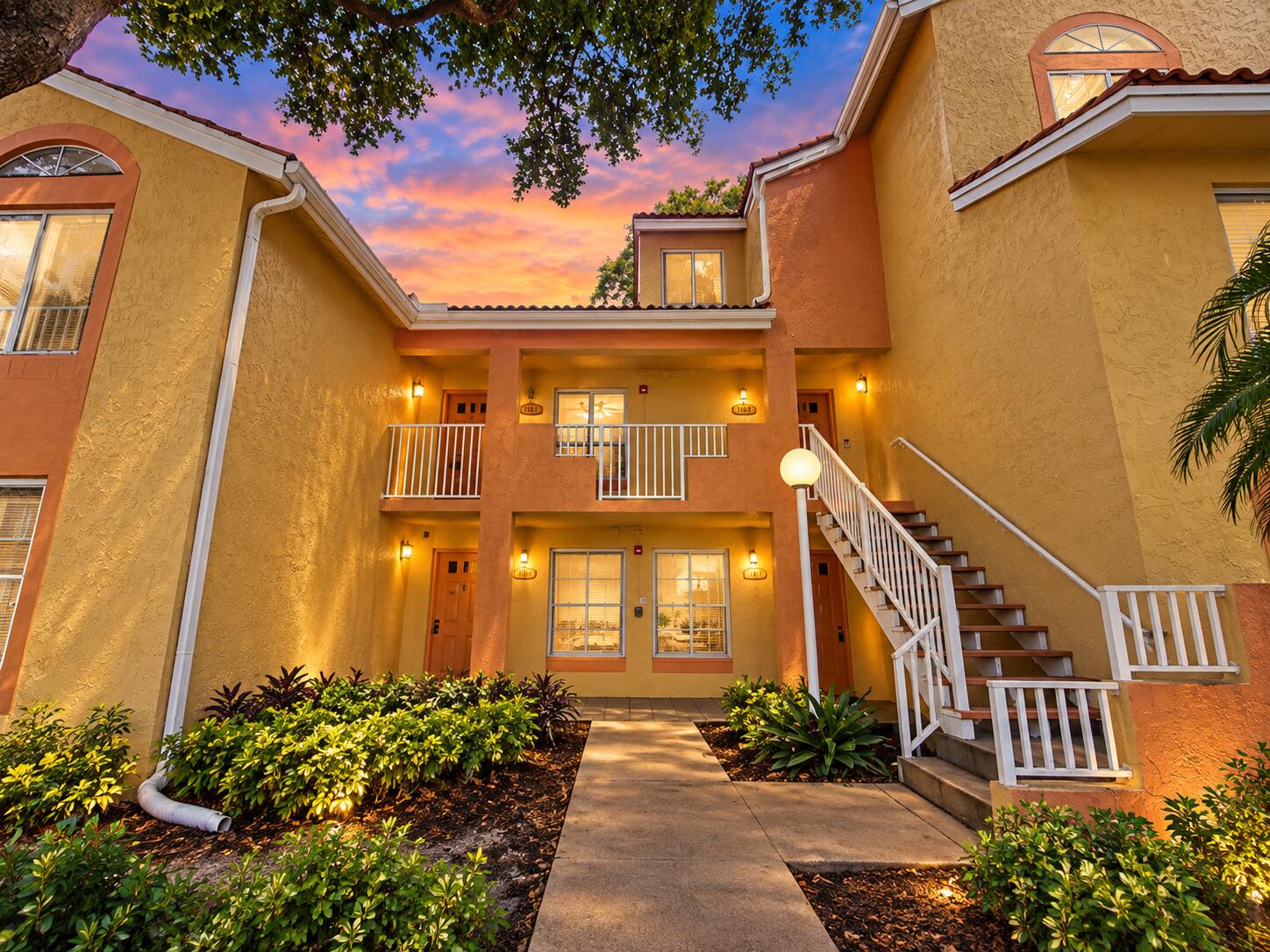 1172 CORAL CLUB Drive 1172