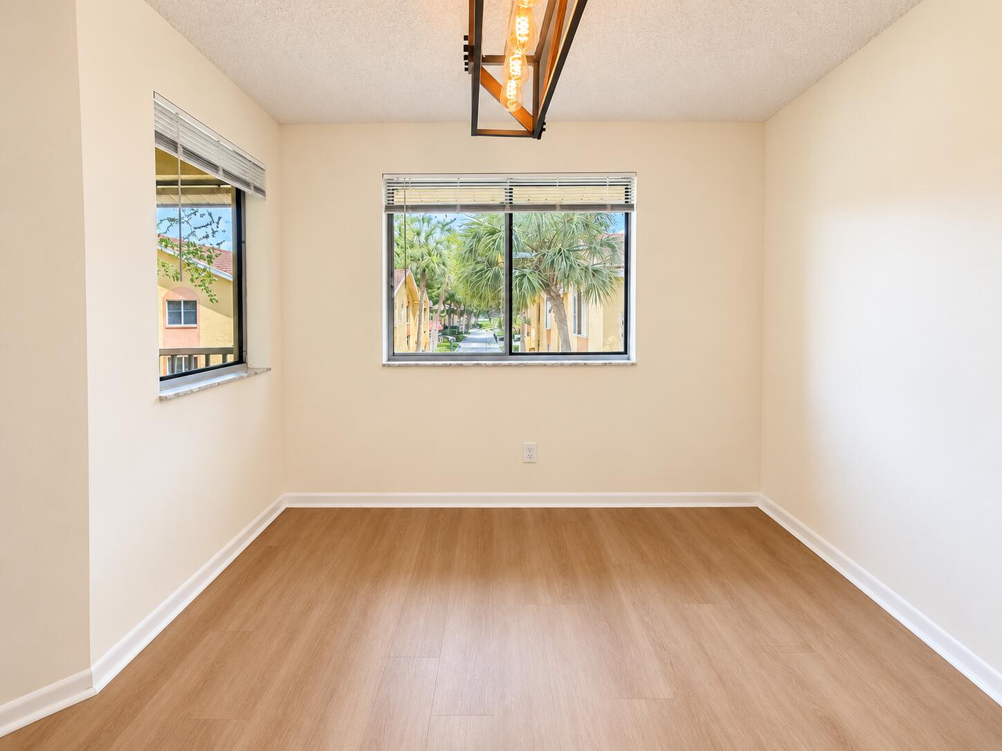 1172 CORAL CLUB Drive 1172