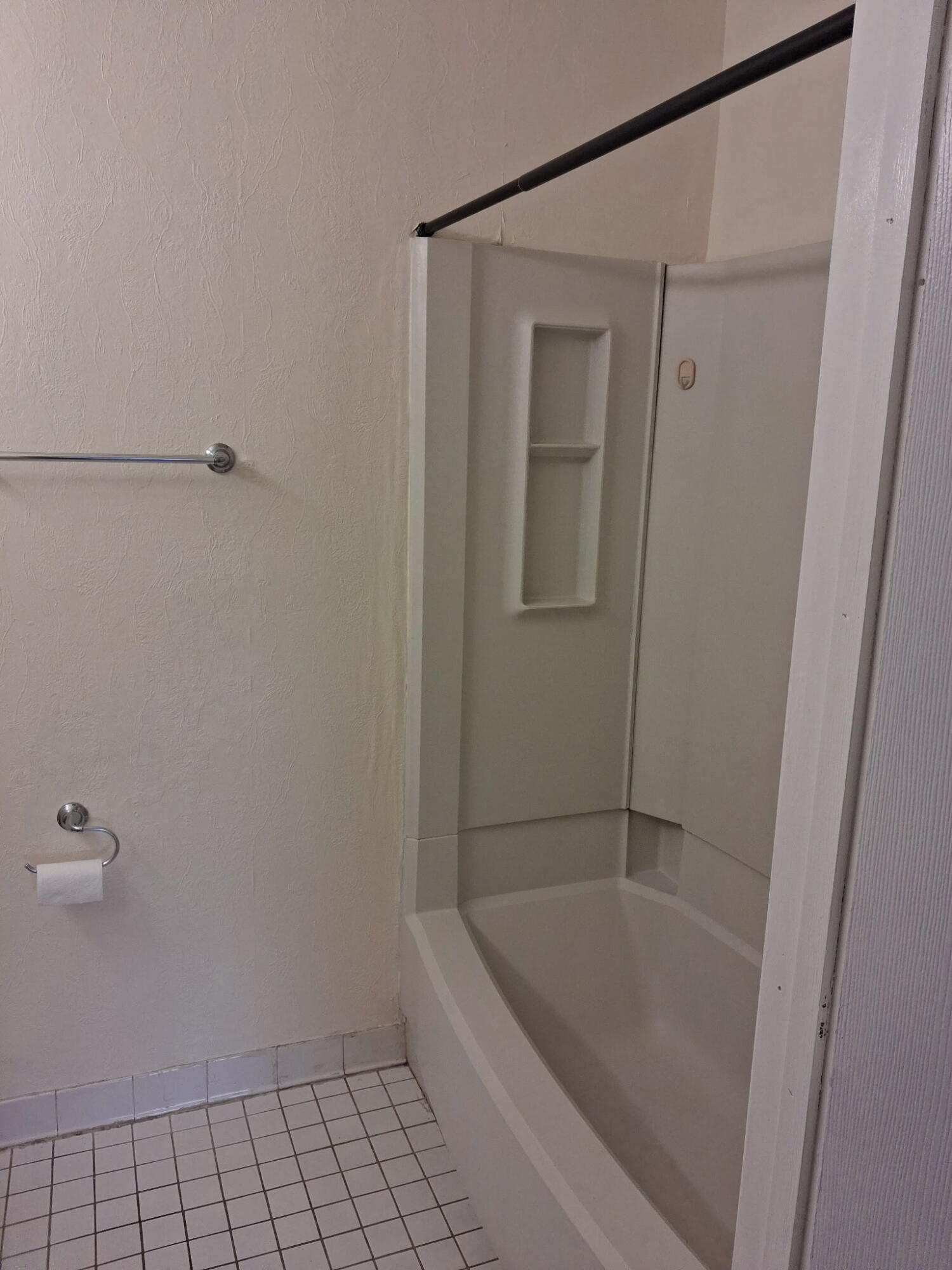 2401 RIVERSIDE Drive 517