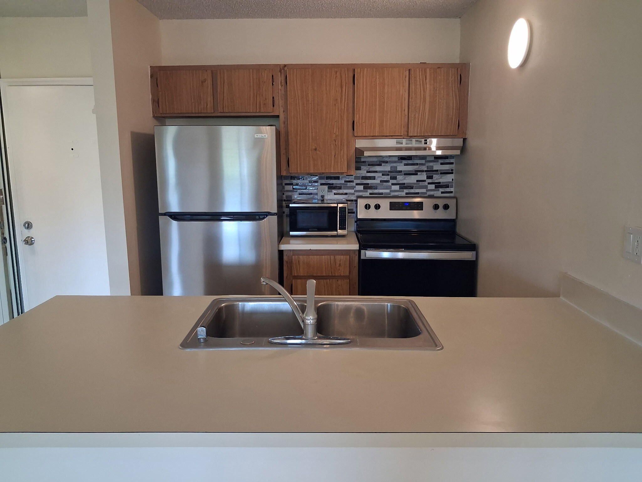 2401 RIVERSIDE Drive 517