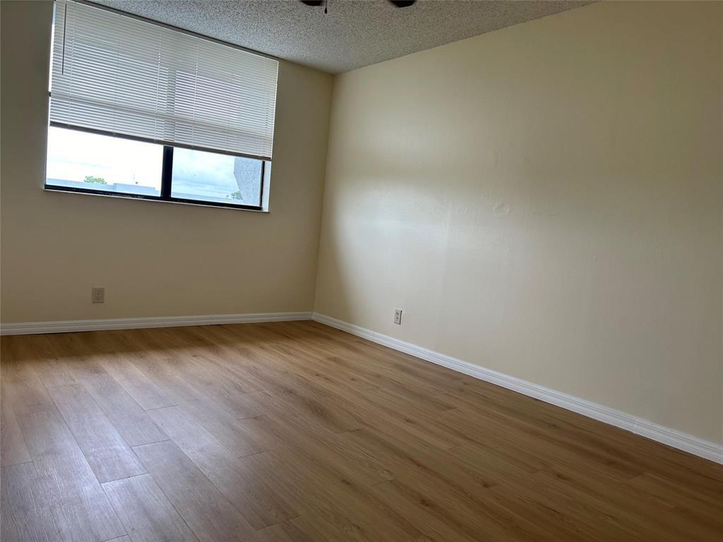 2401 RIVERSIDE Drive 517