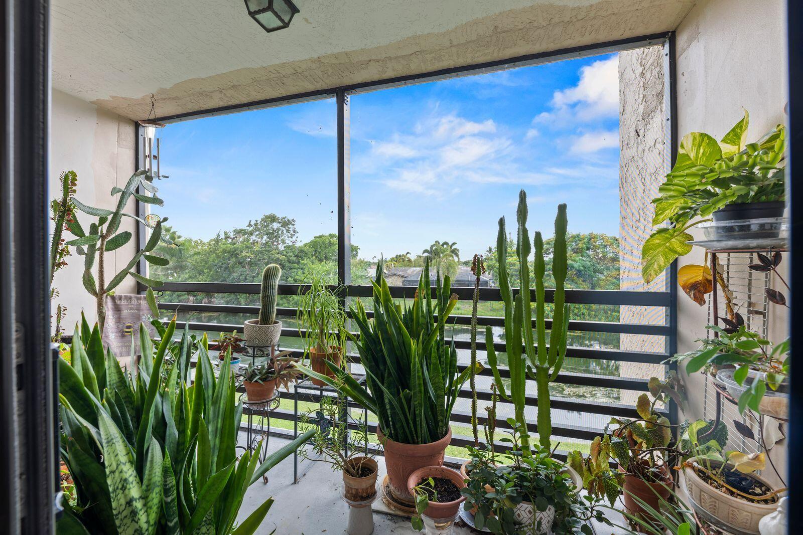 10442 Sunrise Lakes Boulevard Unit: 212