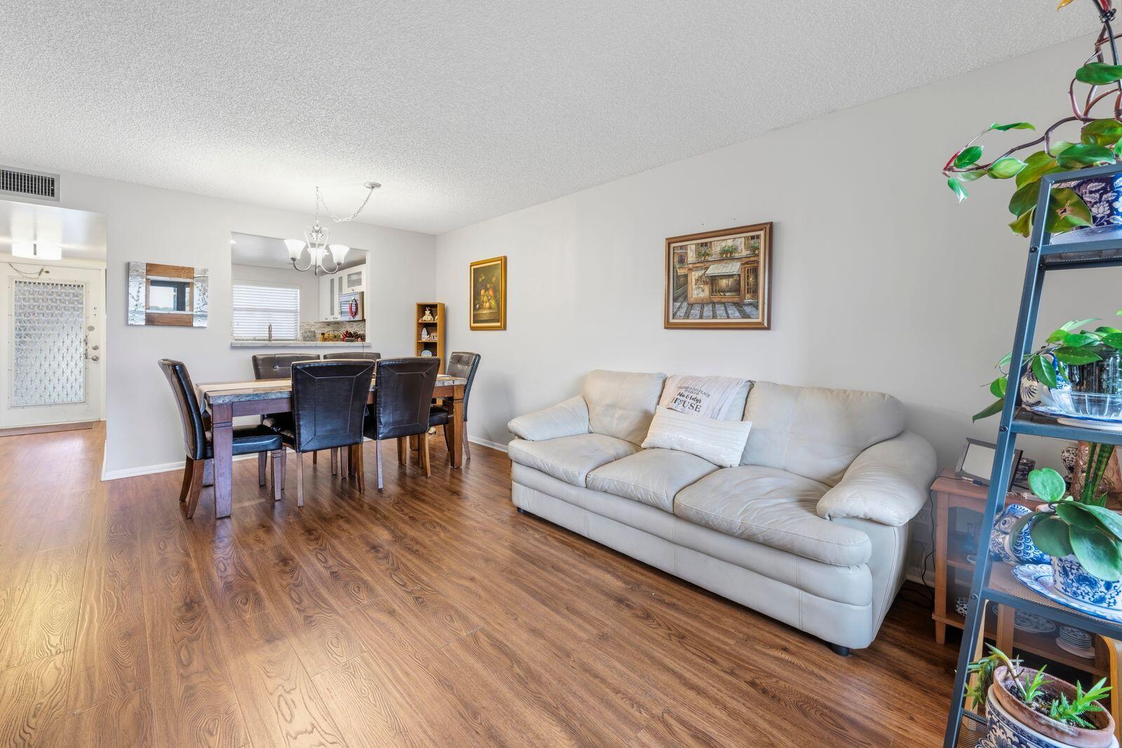 10442 Sunrise Lakes Boulevard Unit: 212