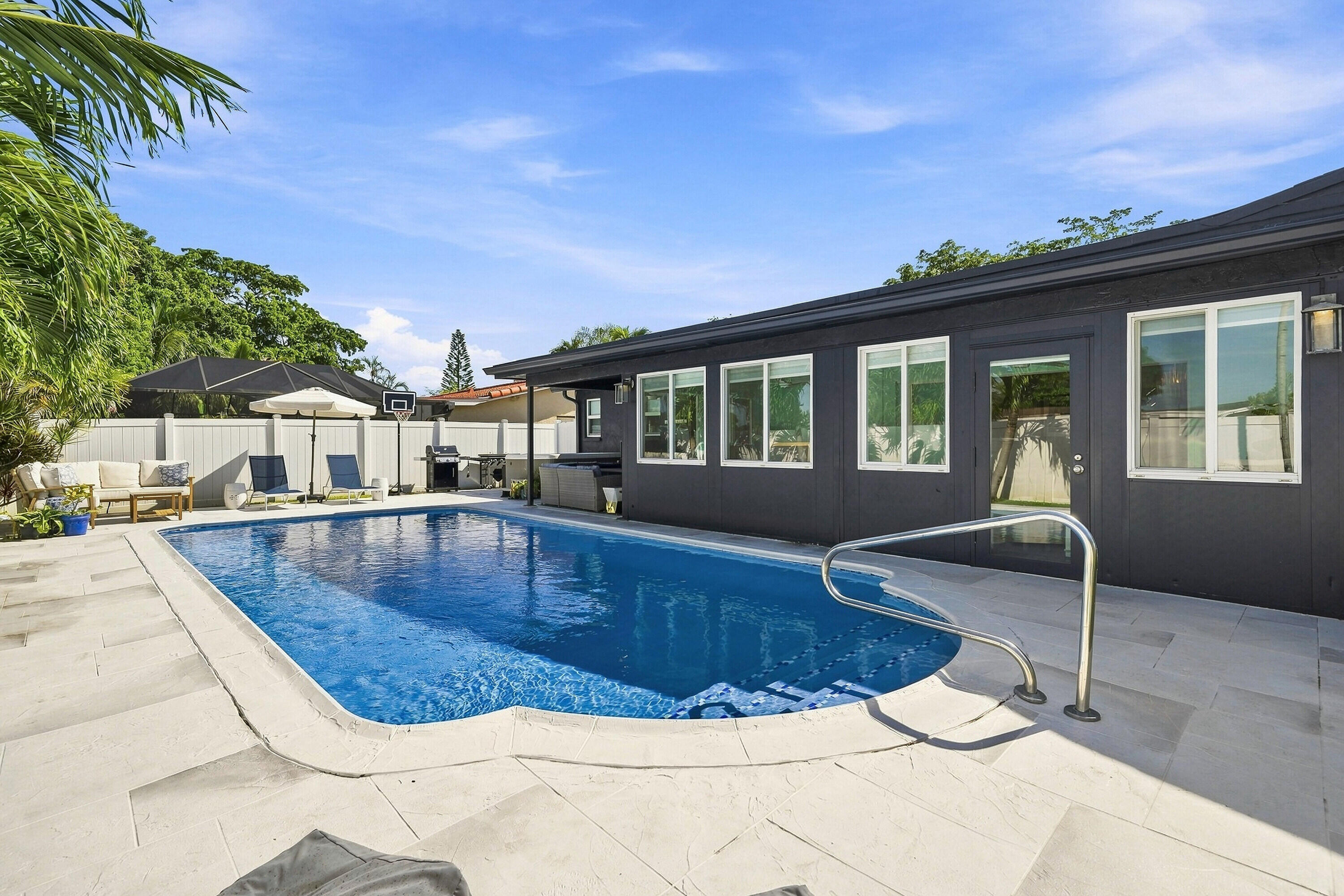 1541 NW 64TH Avenue
