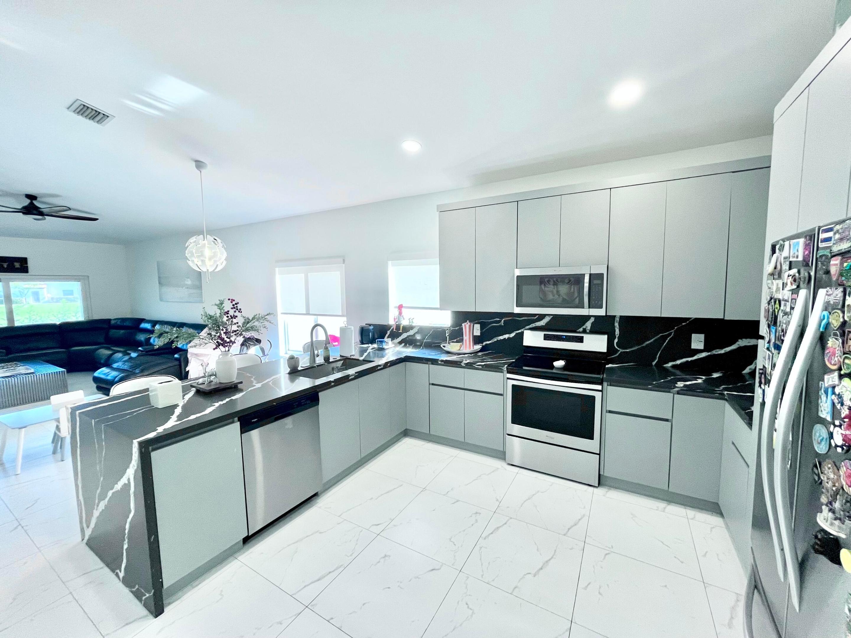 1334 SW 44TH Terrace