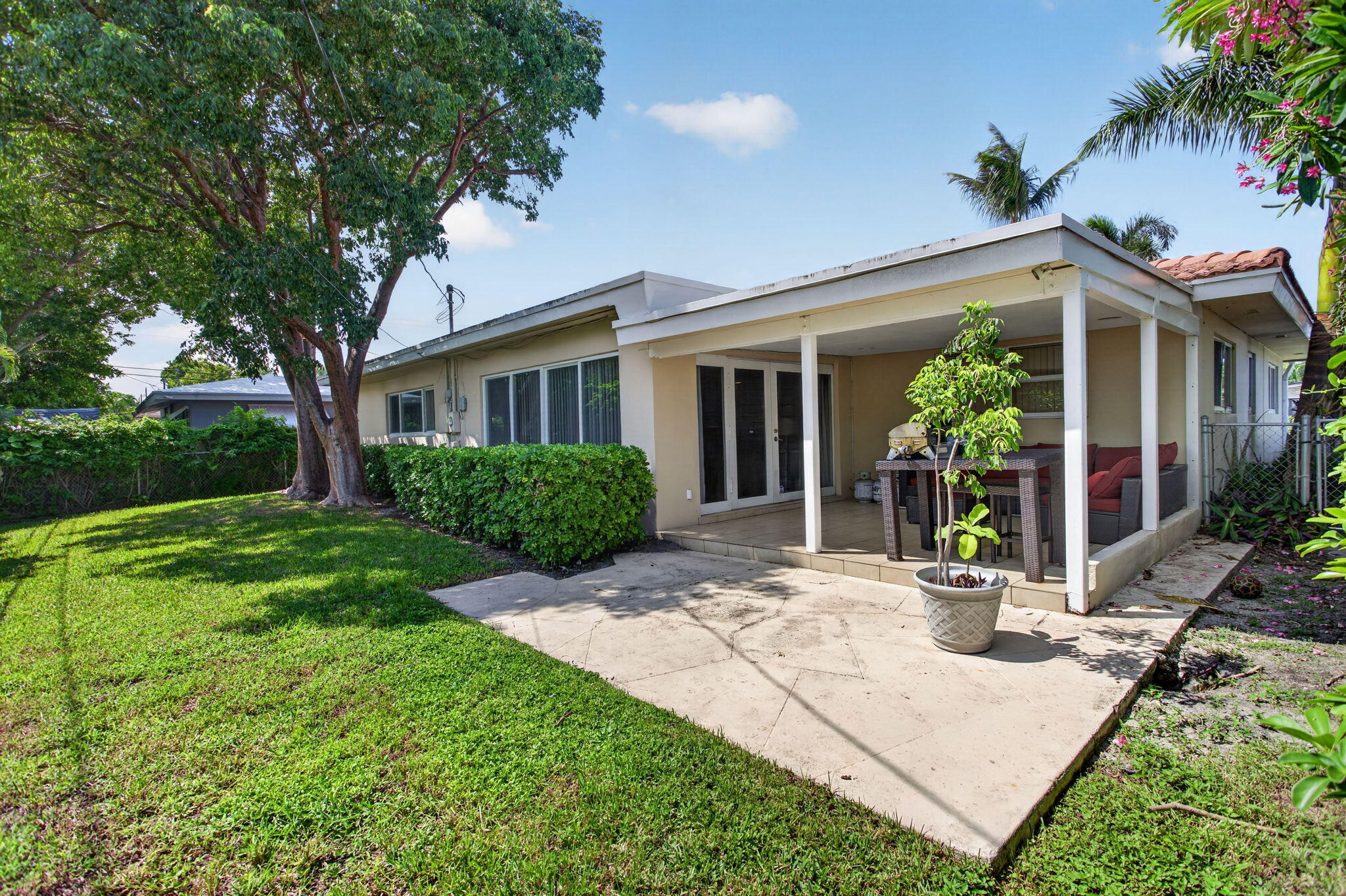 2520 SE 5TH Street