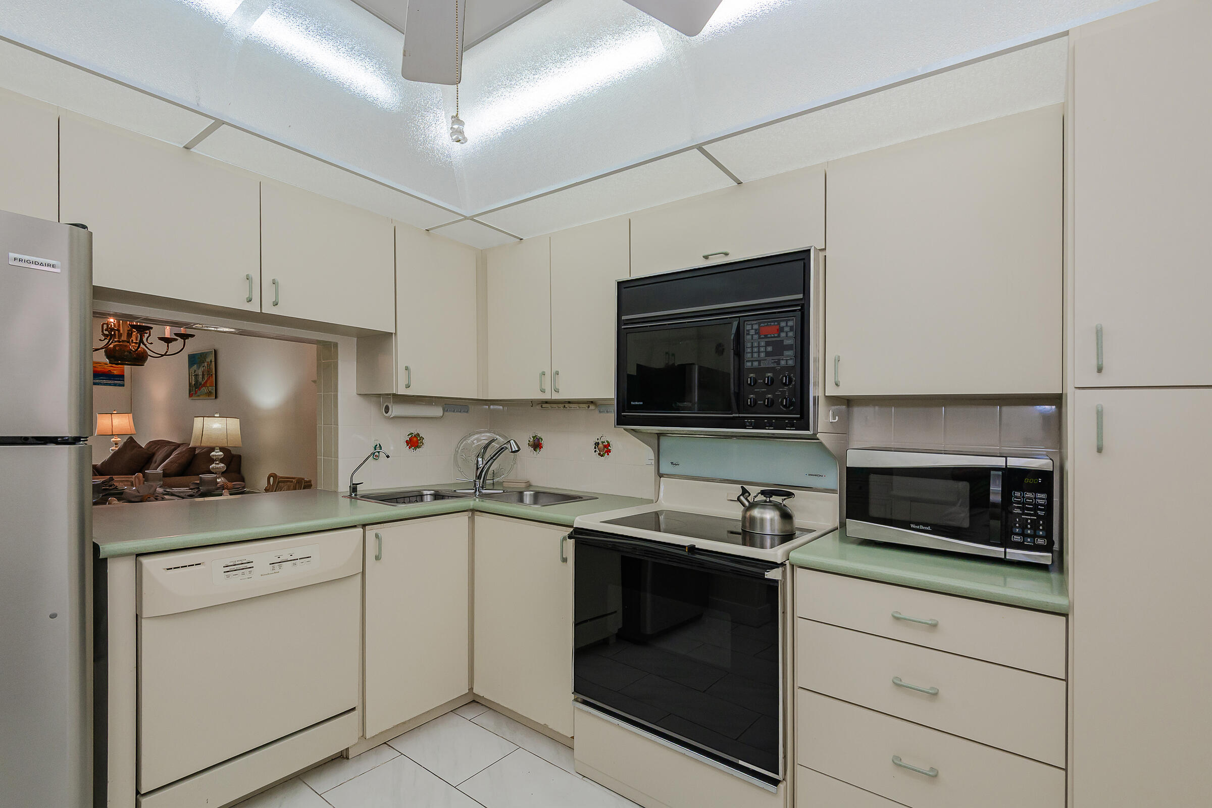 1501 S OCEAN Boulevard 208, Lauderdale-By-The-Sea Unit: 208