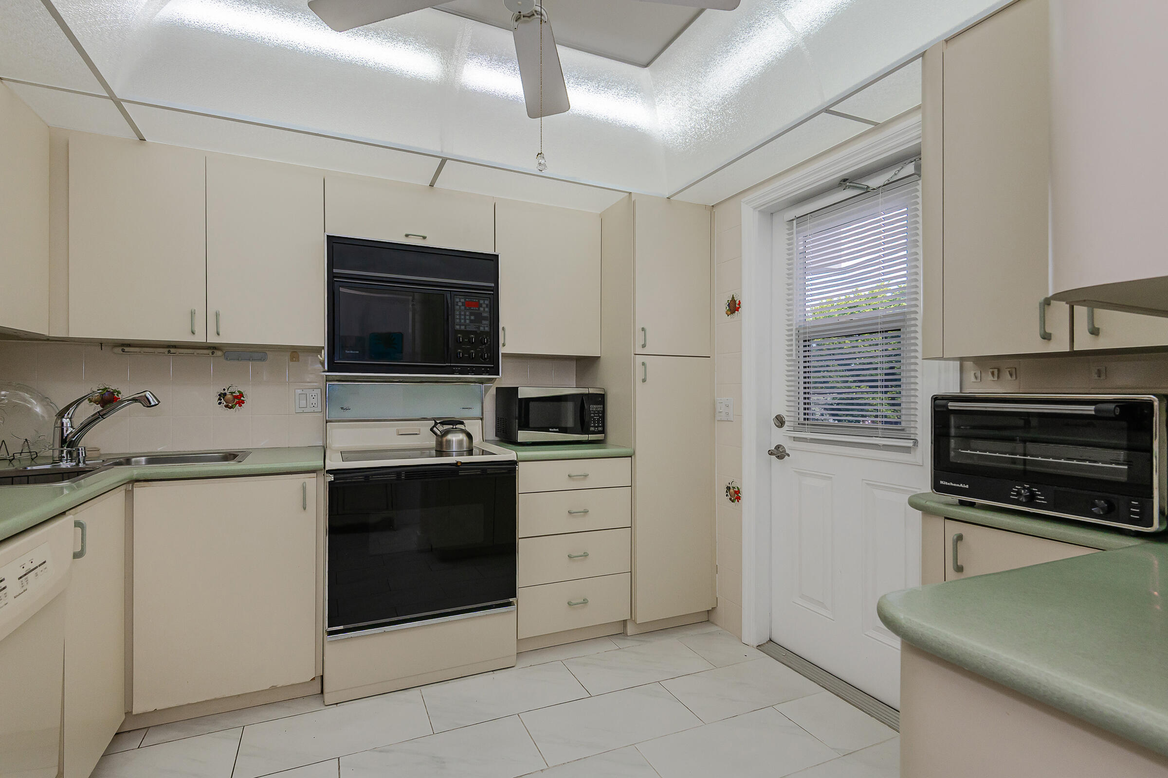 1501 S OCEAN Boulevard 208, Lauderdale-By-The-Sea Unit: 208