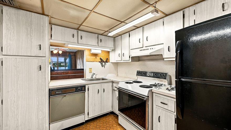 4311 CRYSTAL LAKE Drive 110