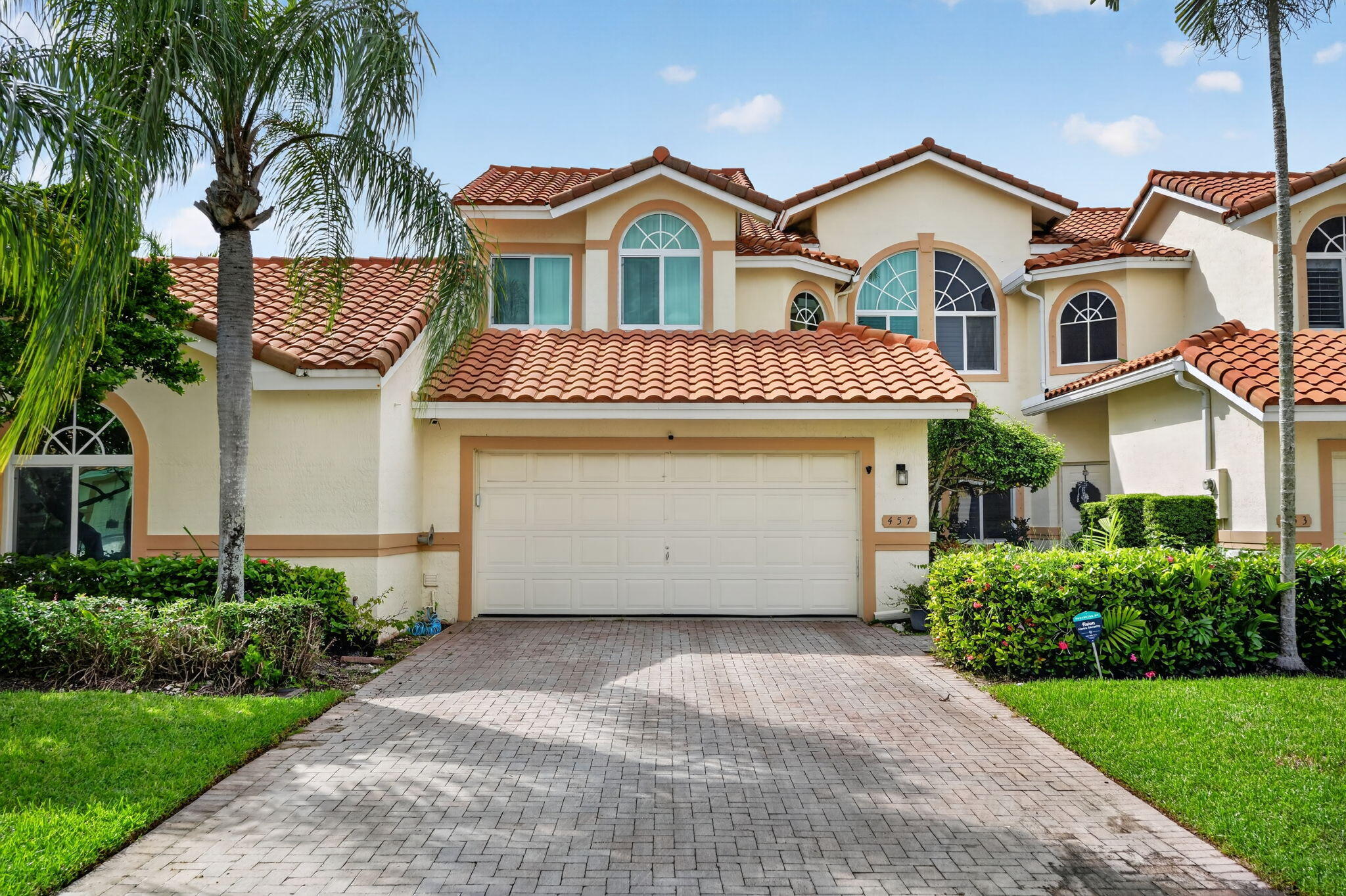 457 W PALM AIRE Drive 457