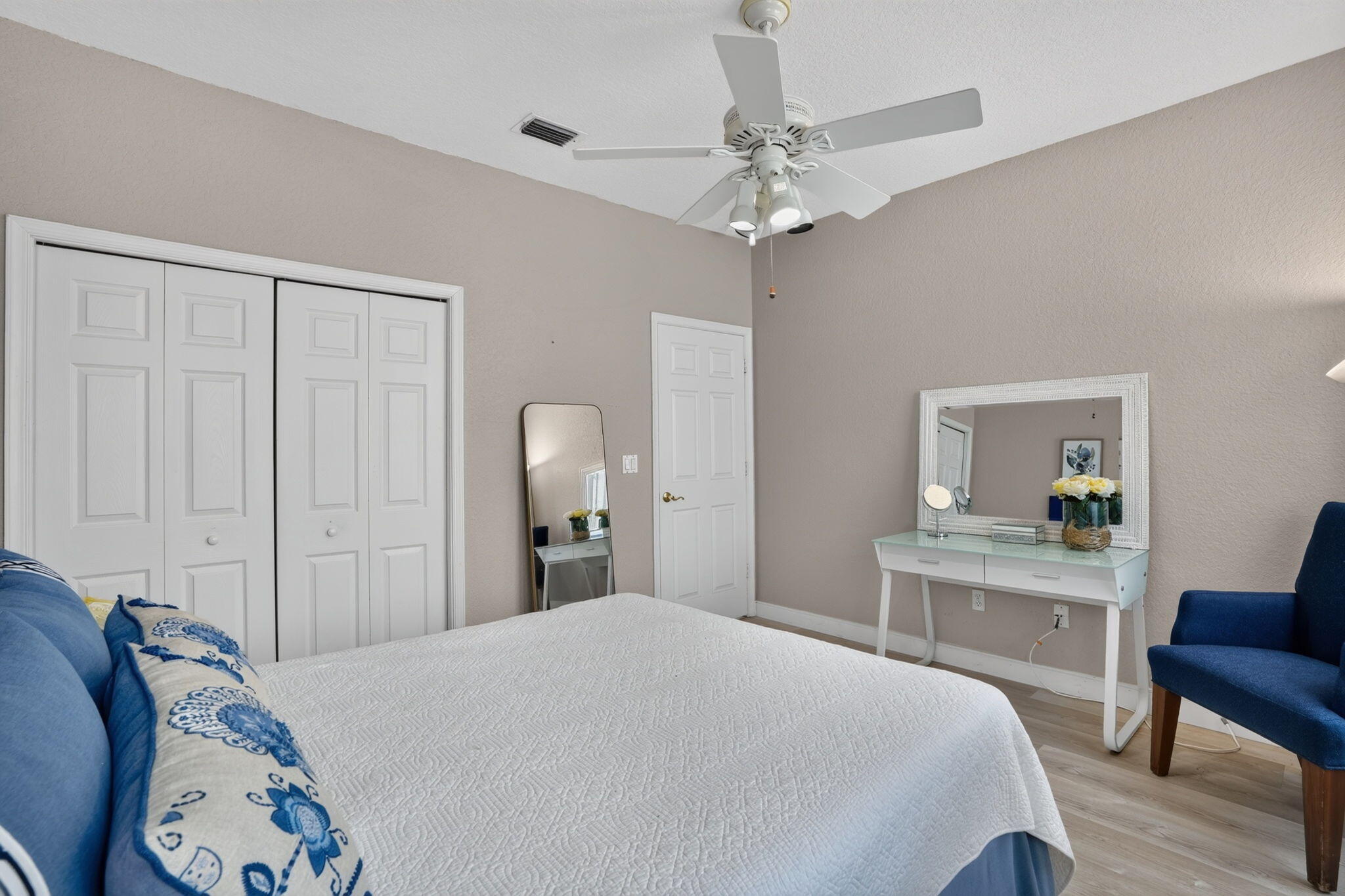457 W PALM AIRE Drive 457