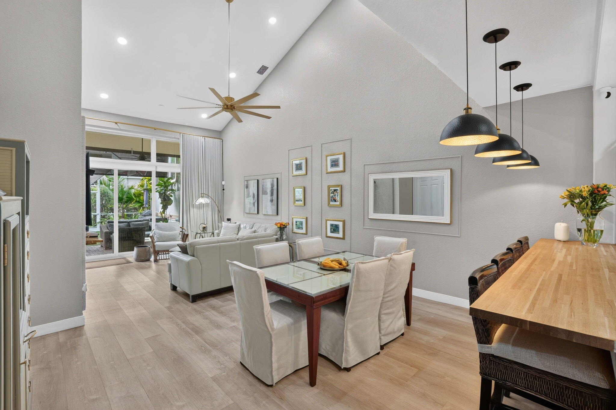 457 W PALM AIRE Drive 457