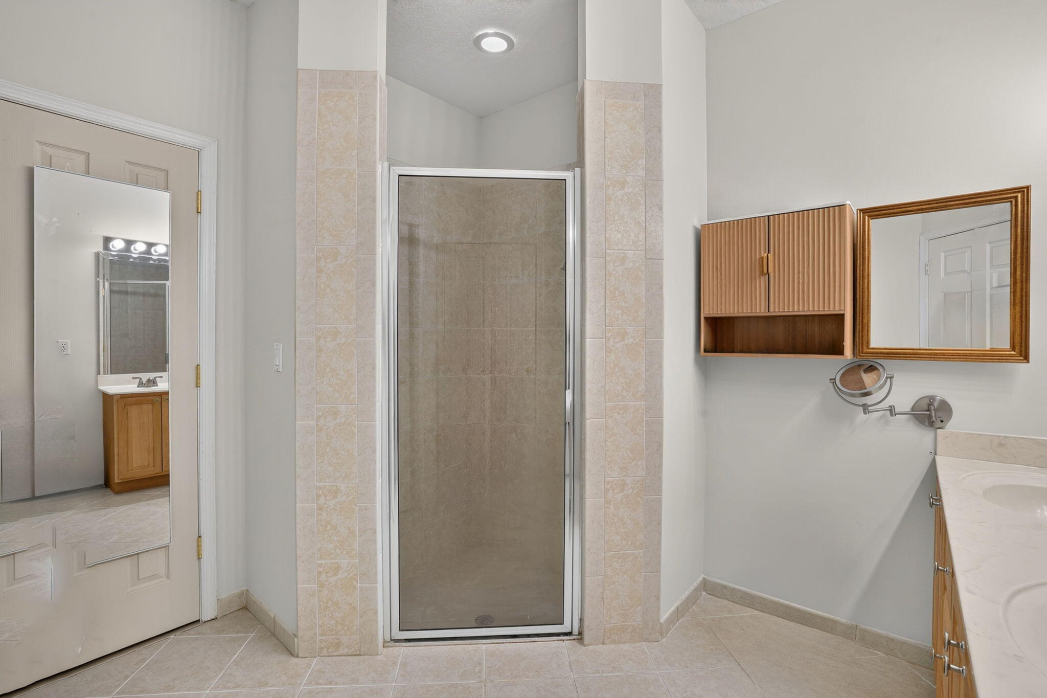 457 W PALM AIRE Drive 457