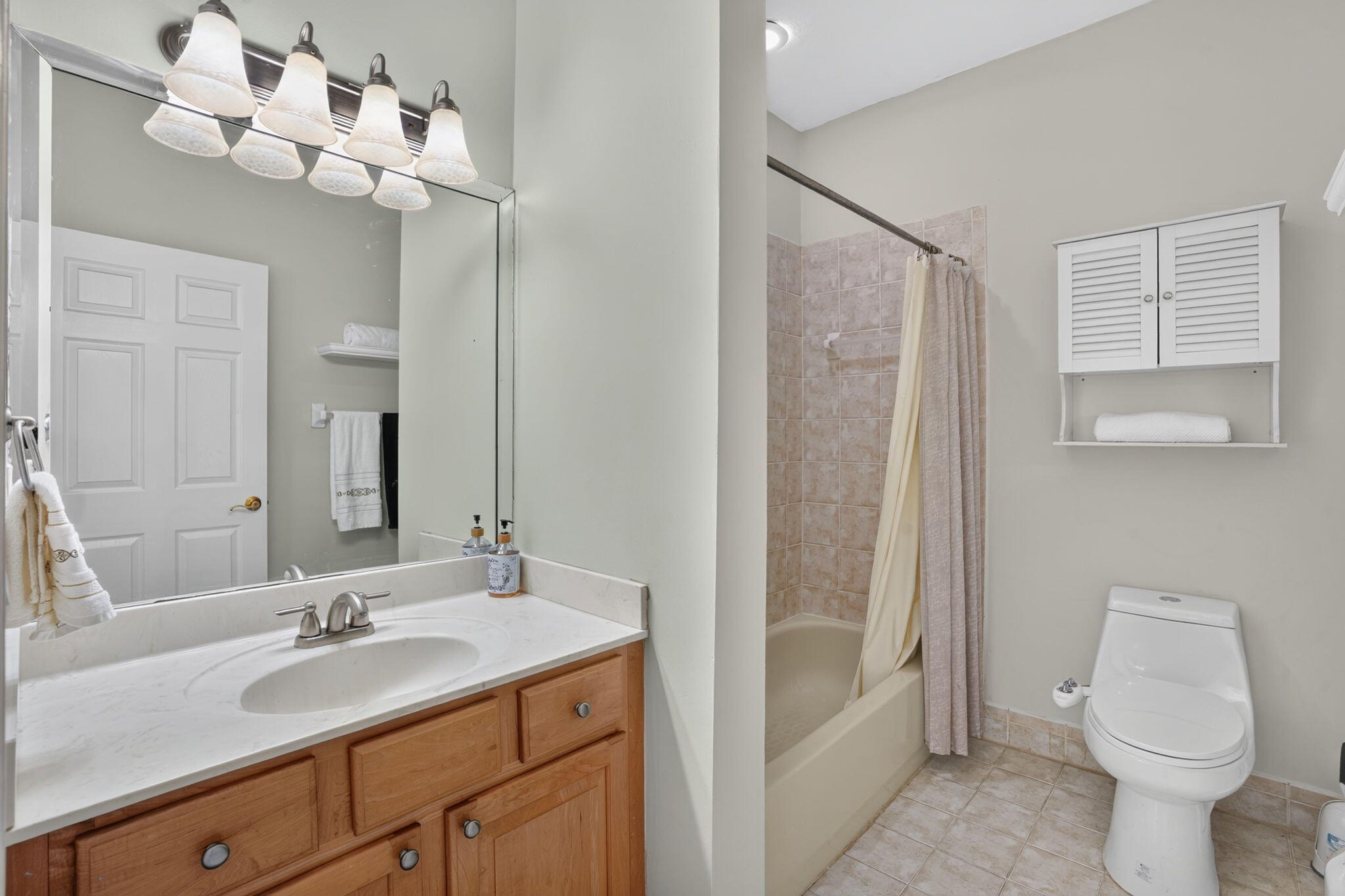 457 W PALM AIRE Drive 457